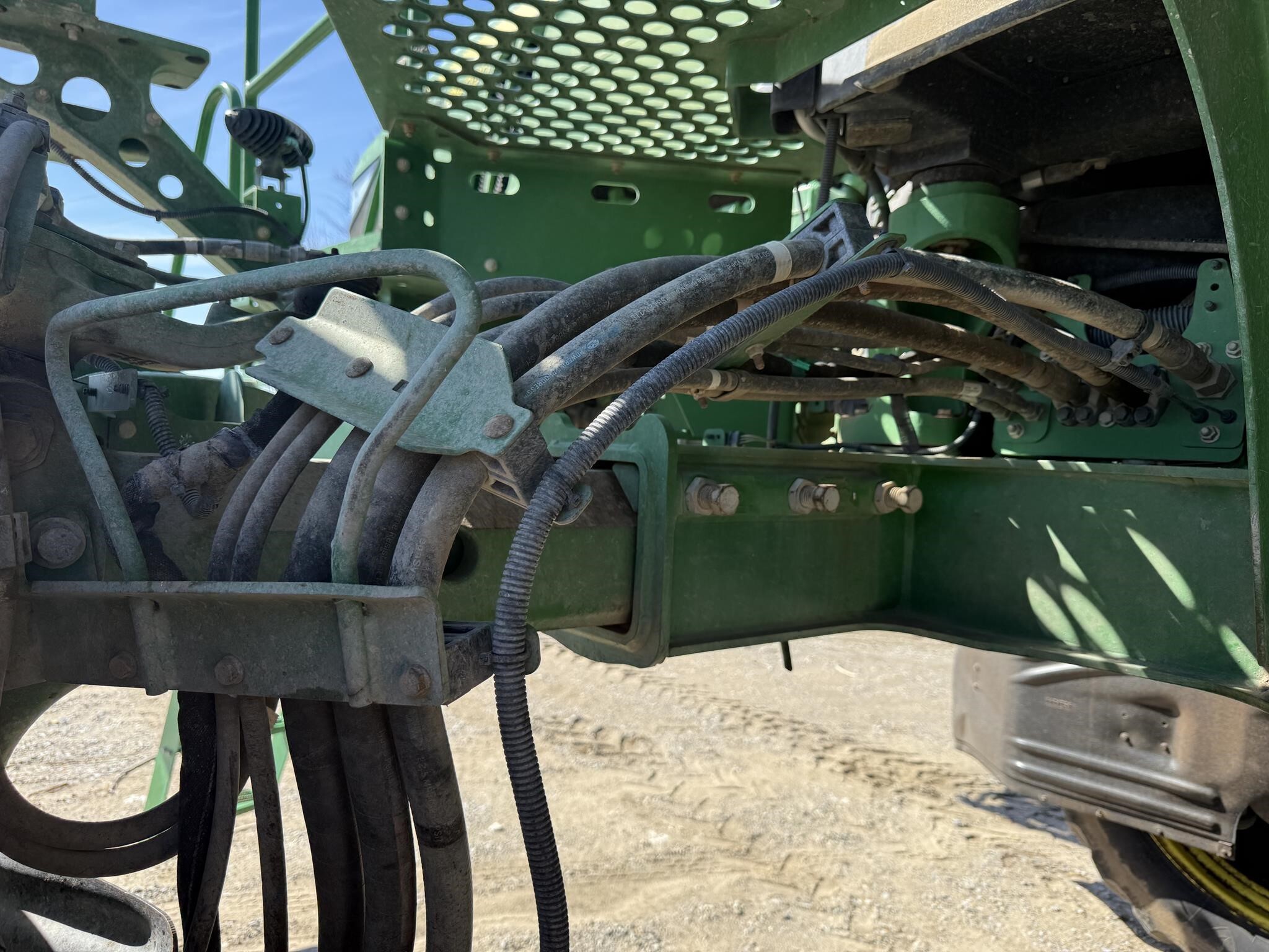 2019 John Deere R4030 Self-Propelled Sprayer