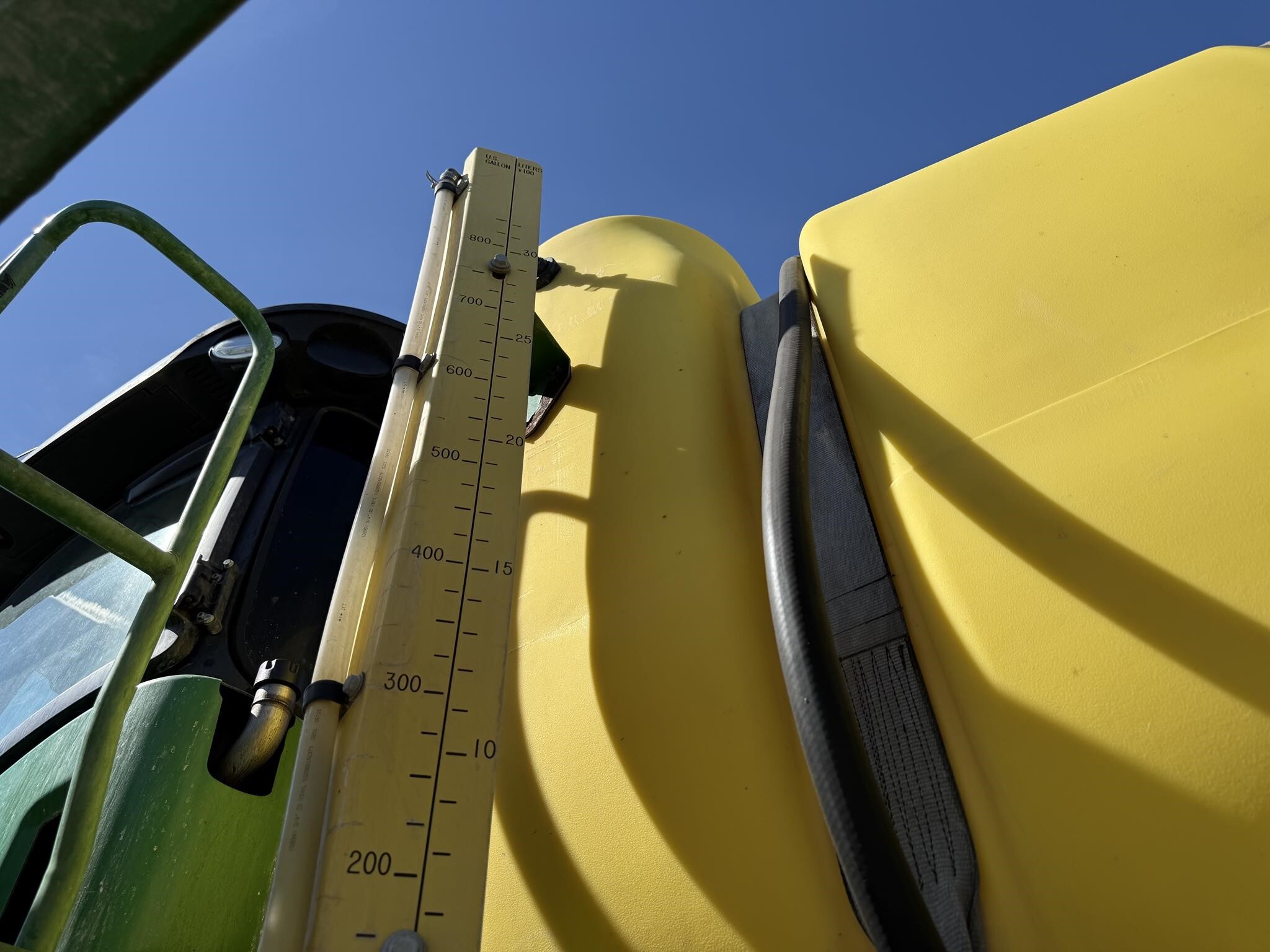 2019 John Deere R4030 Self-Propelled Sprayer