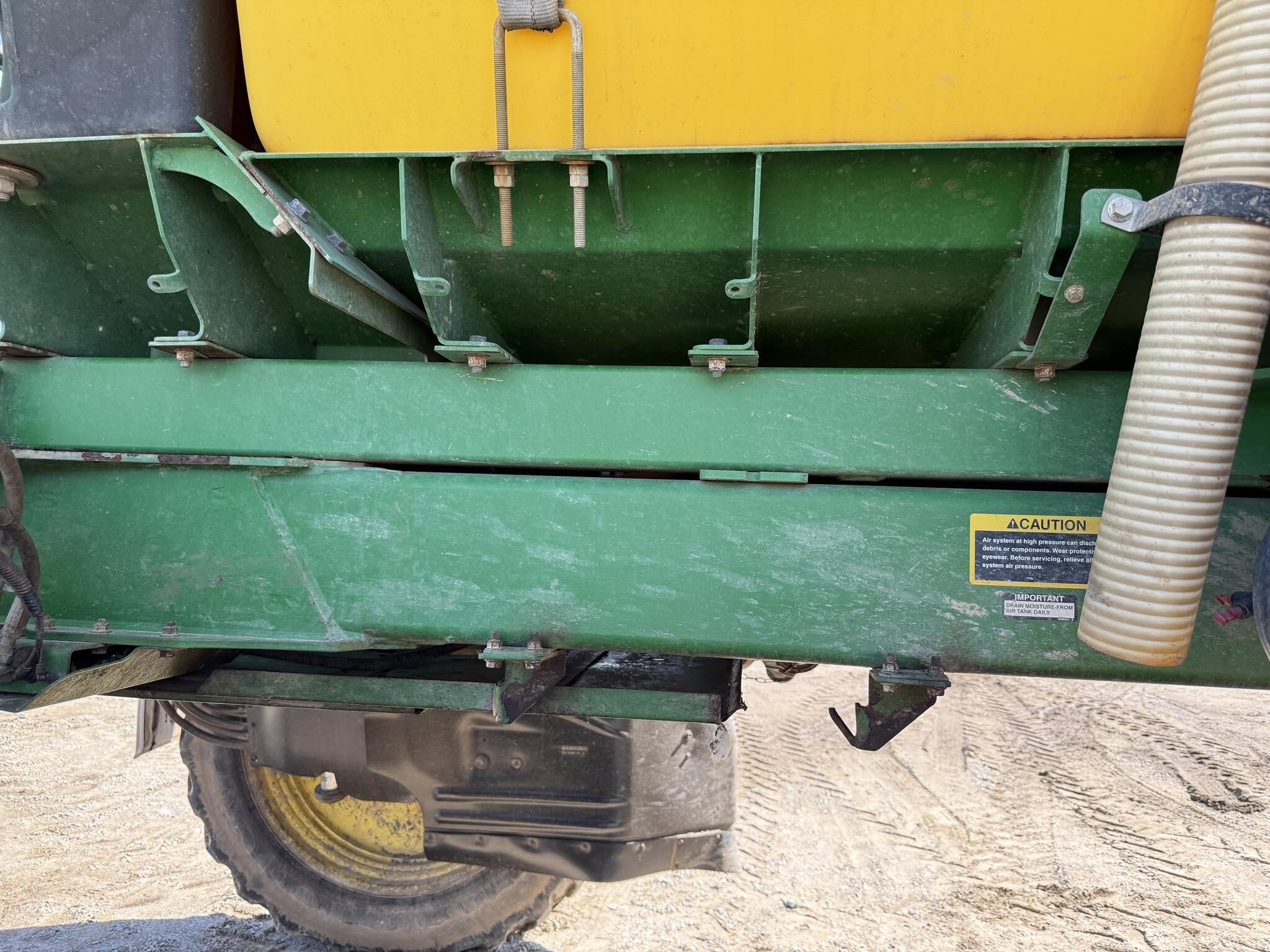2019 John Deere R4030 Self-Propelled Sprayer