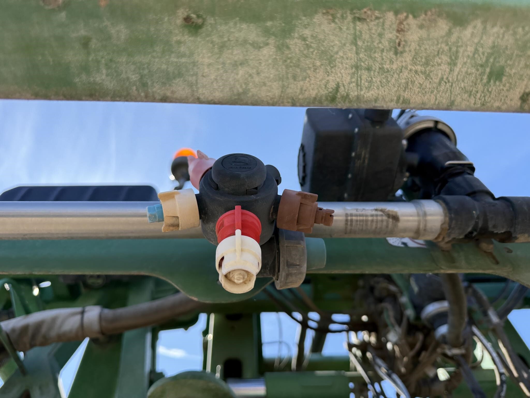 2019 John Deere R4030 Self-Propelled Sprayer