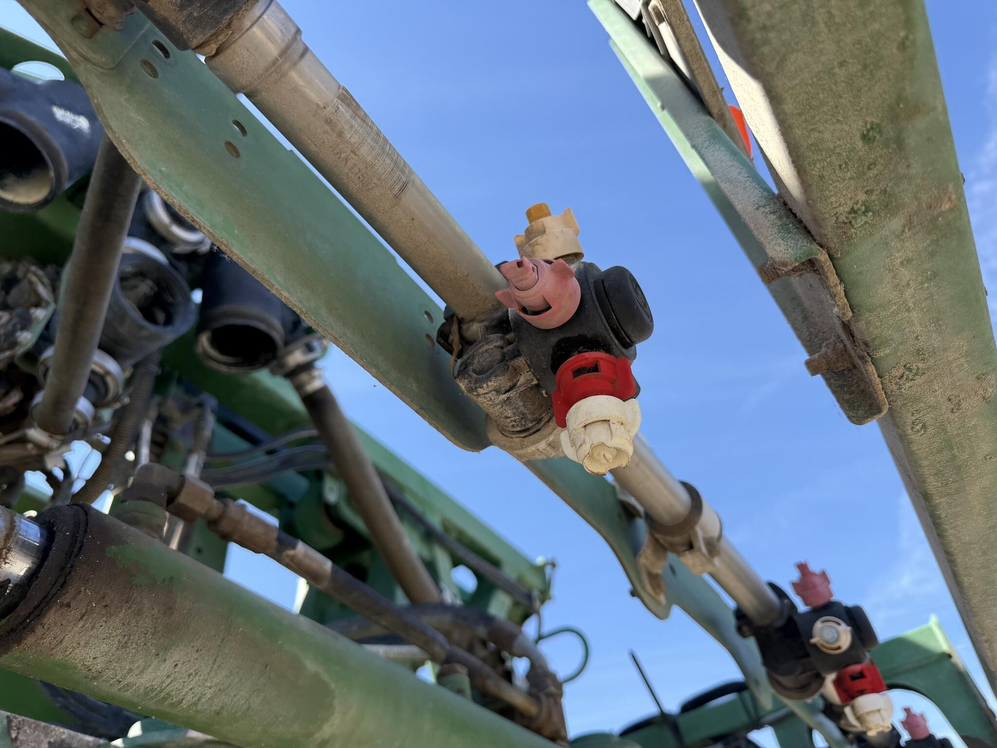 2019 John Deere R4030 Self-Propelled Sprayer