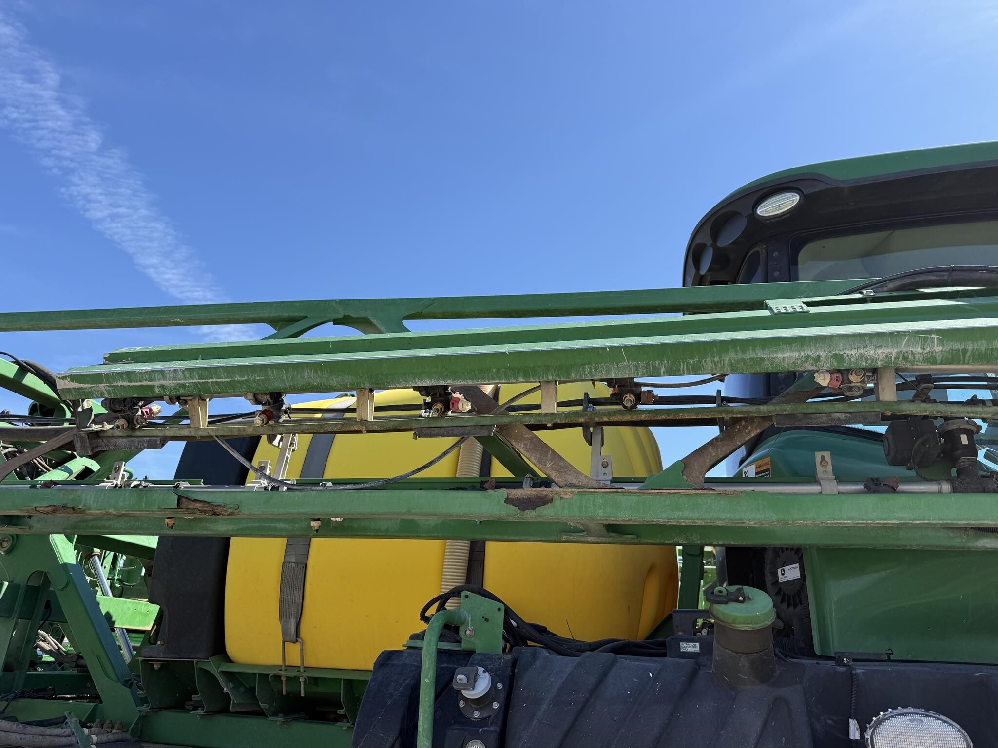 2019 John Deere R4030 Self-Propelled Sprayer