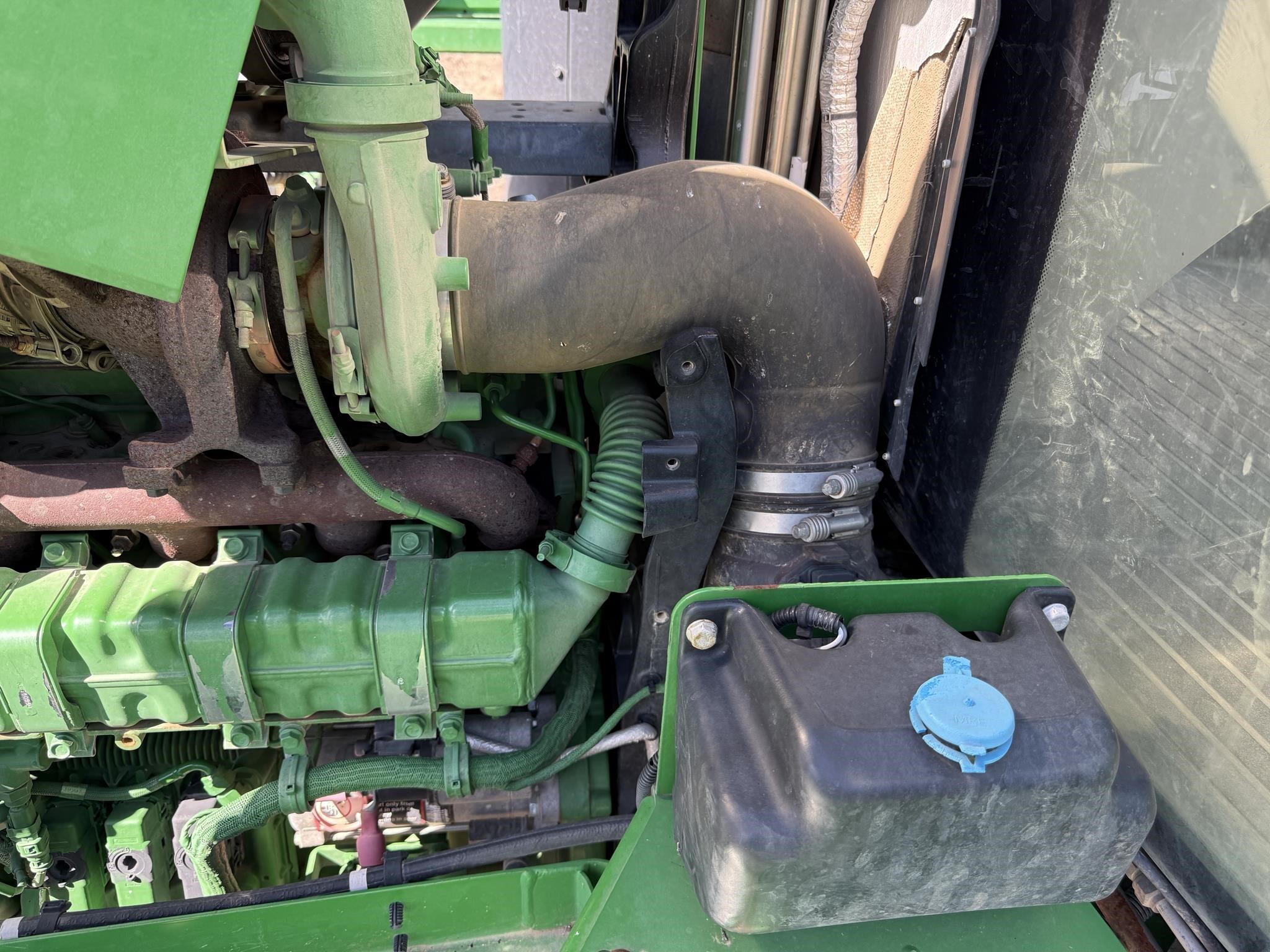 2019 John Deere R4030 Self-Propelled Sprayer