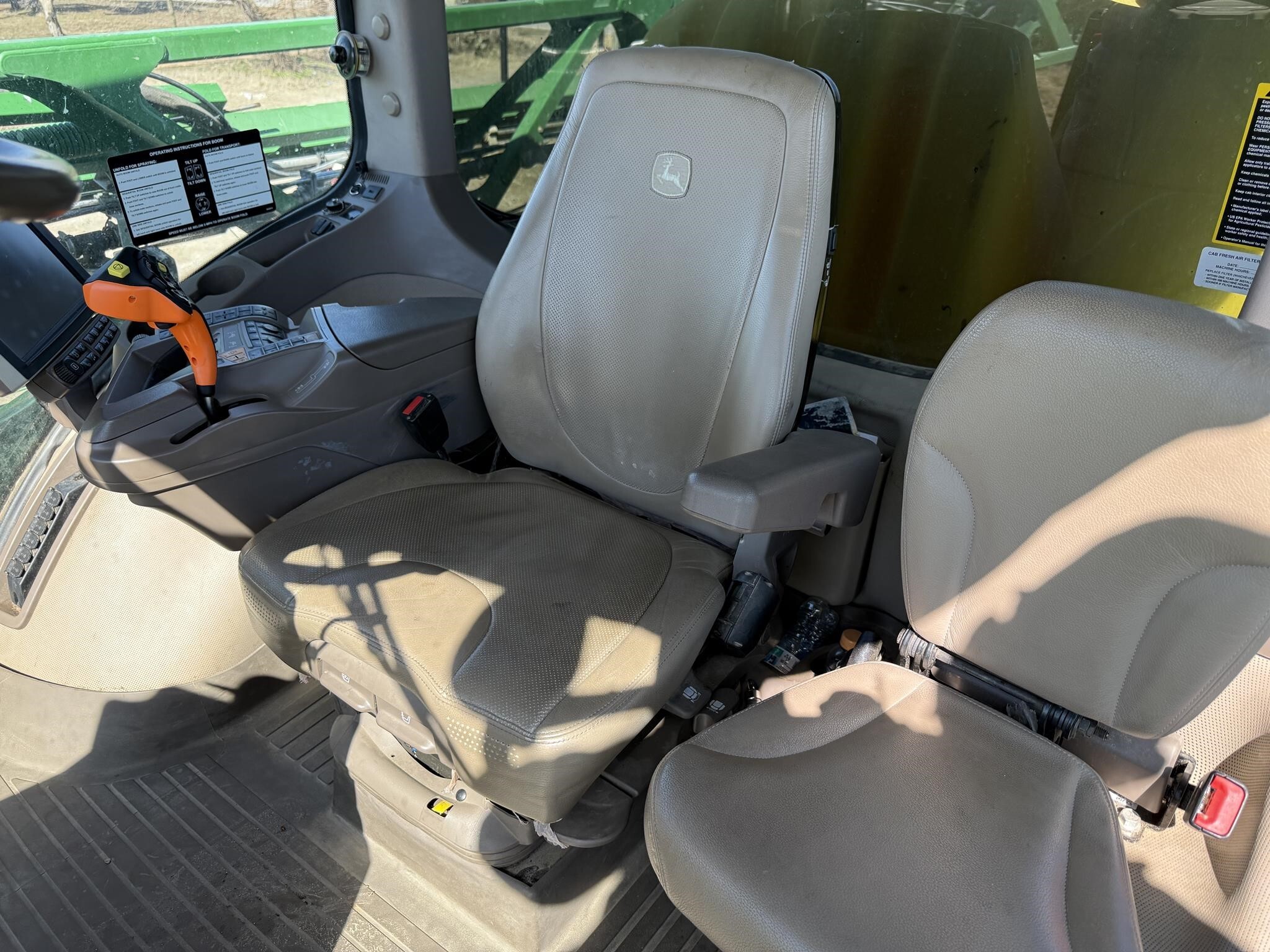 2019 John Deere R4030 Self-Propelled Sprayer
