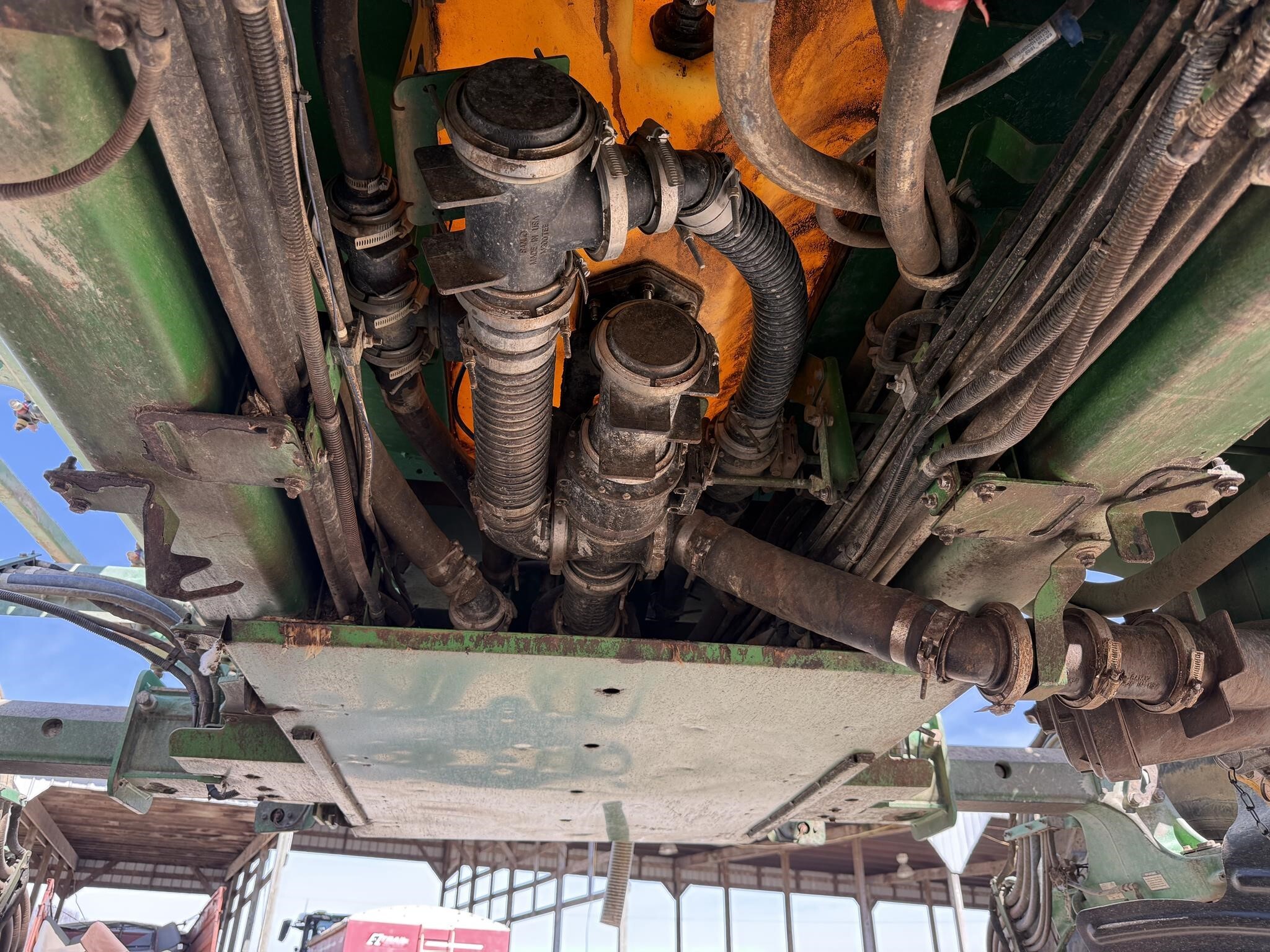 2019 John Deere R4030 Self-Propelled Sprayer