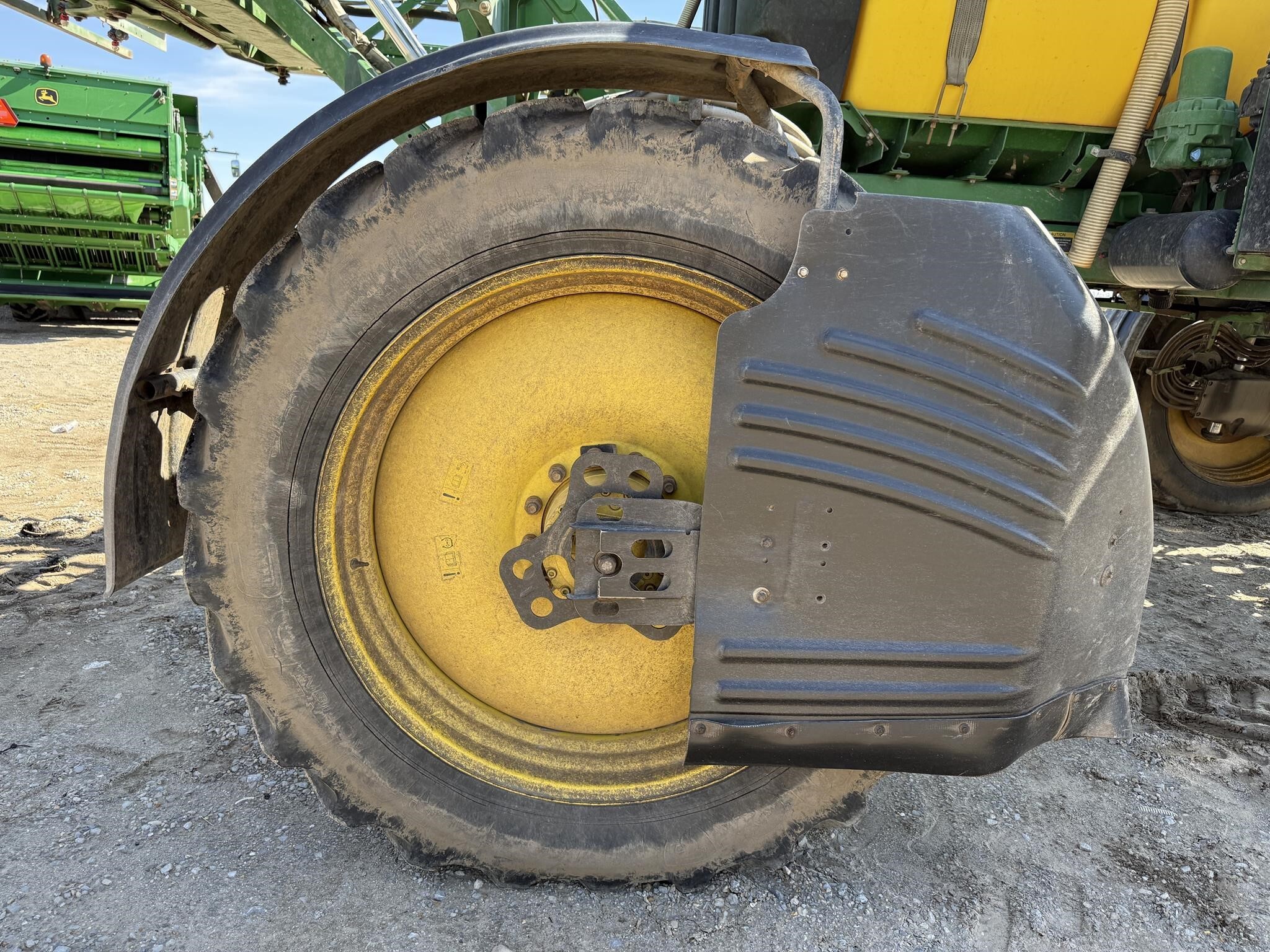 2019 John Deere R4030 Self-Propelled Sprayer