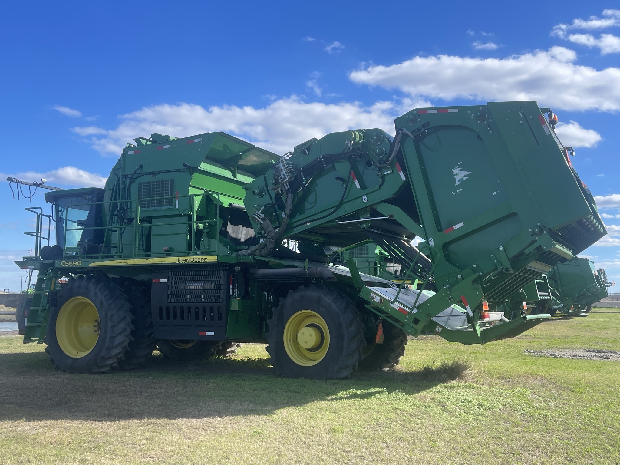 2018 John Deere CS690 Cotton Equipment
