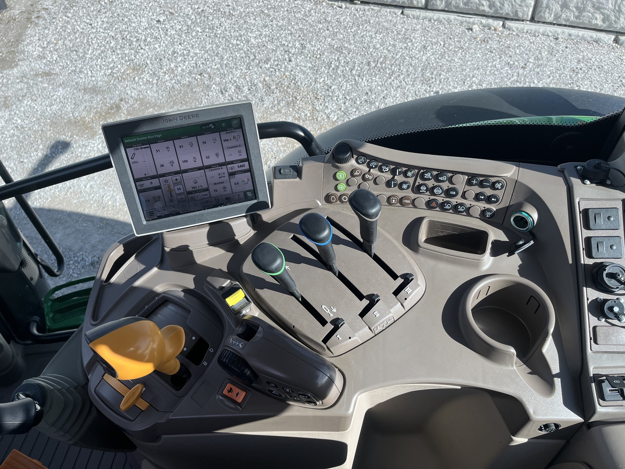 2022 John Deere 6R 175 Tractor