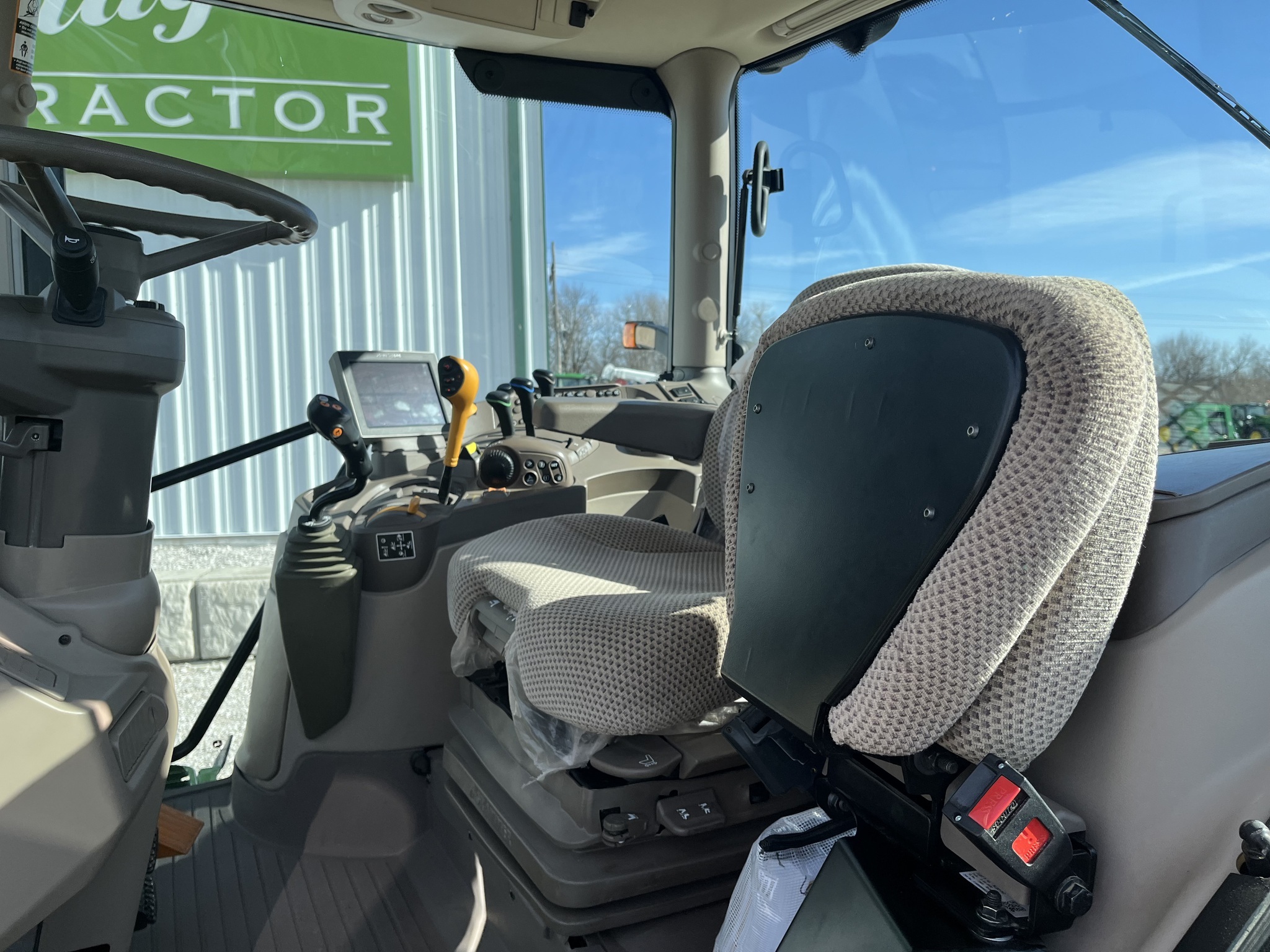 2022 John Deere 6R 175 Tractor