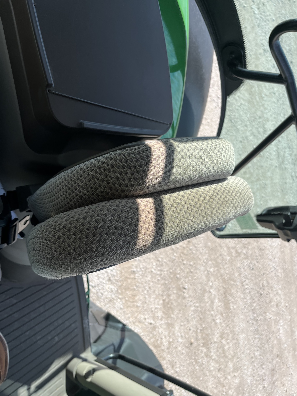 2022 John Deere 6R 175 Tractor