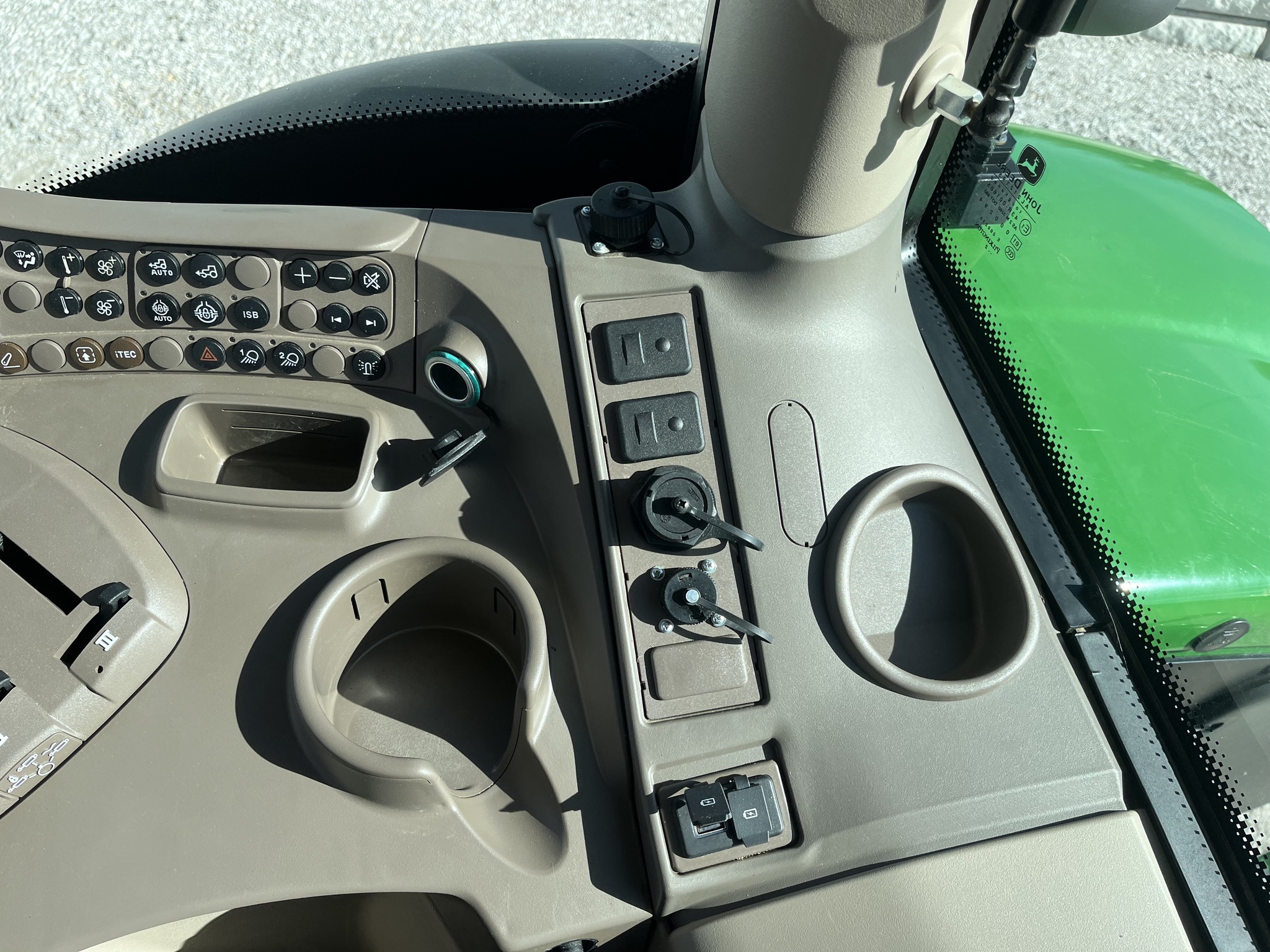 2022 John Deere 6R 175 Tractor