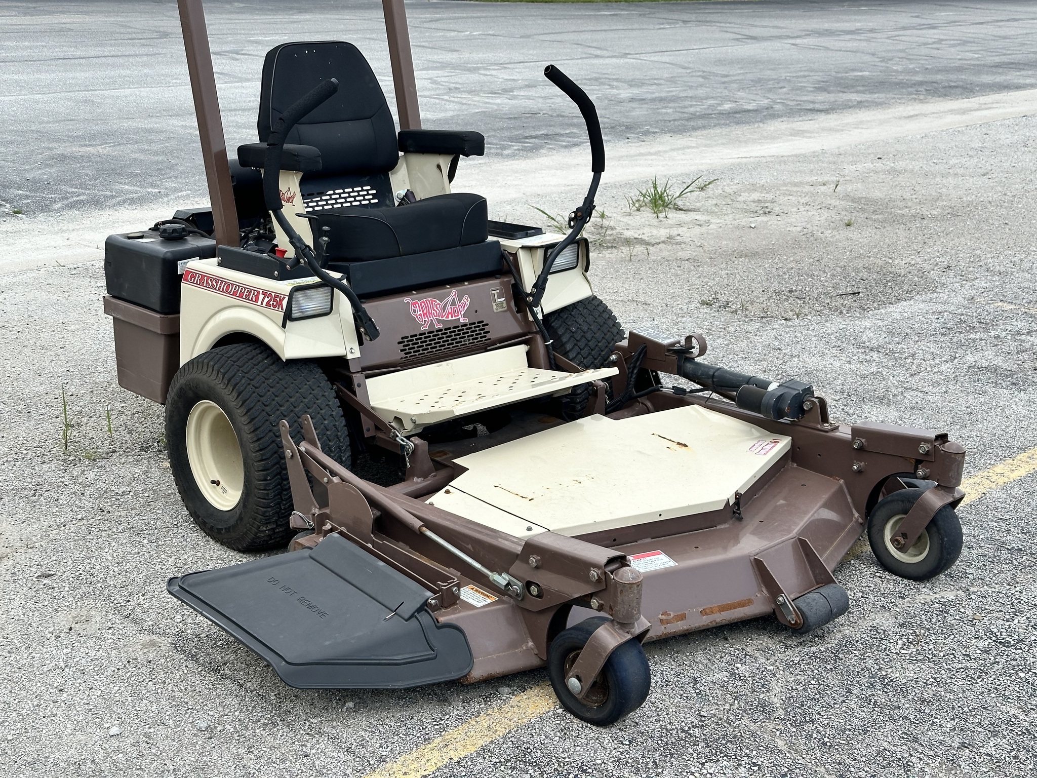 2016 Grasshopper 725KT Lawn Mower
