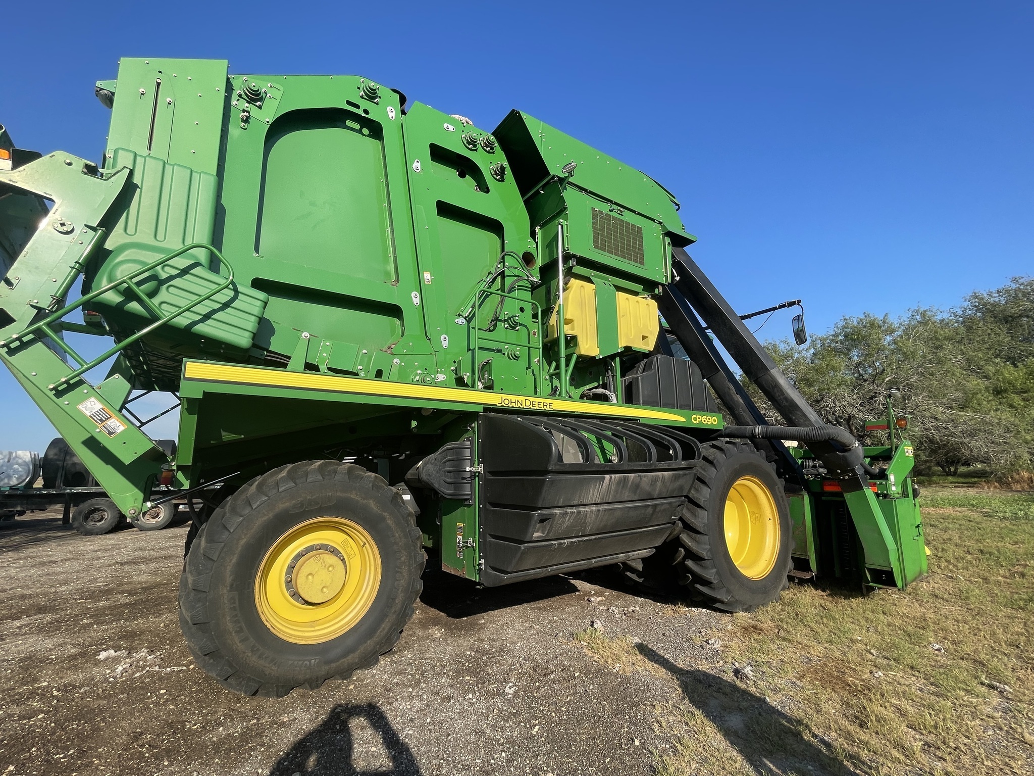 2018 John Deere CP690 Cotton Equipment