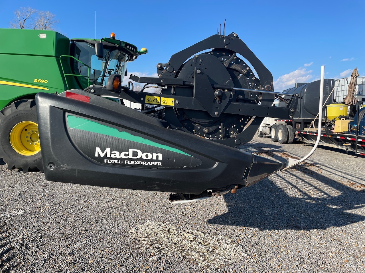 2016 MacDon FD75-45 Platform