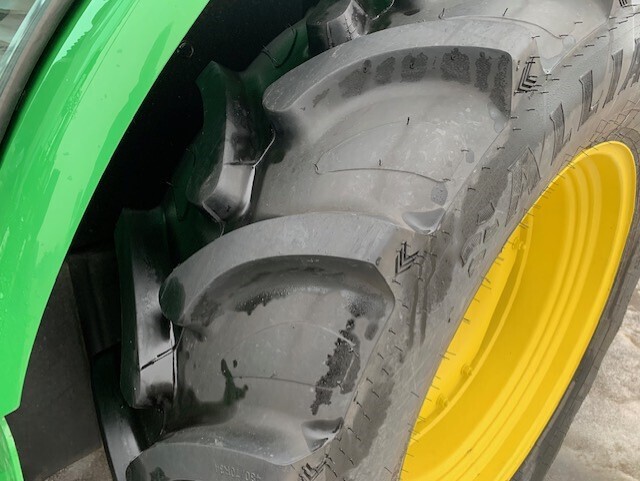 2022 John Deere 5090M Tractor