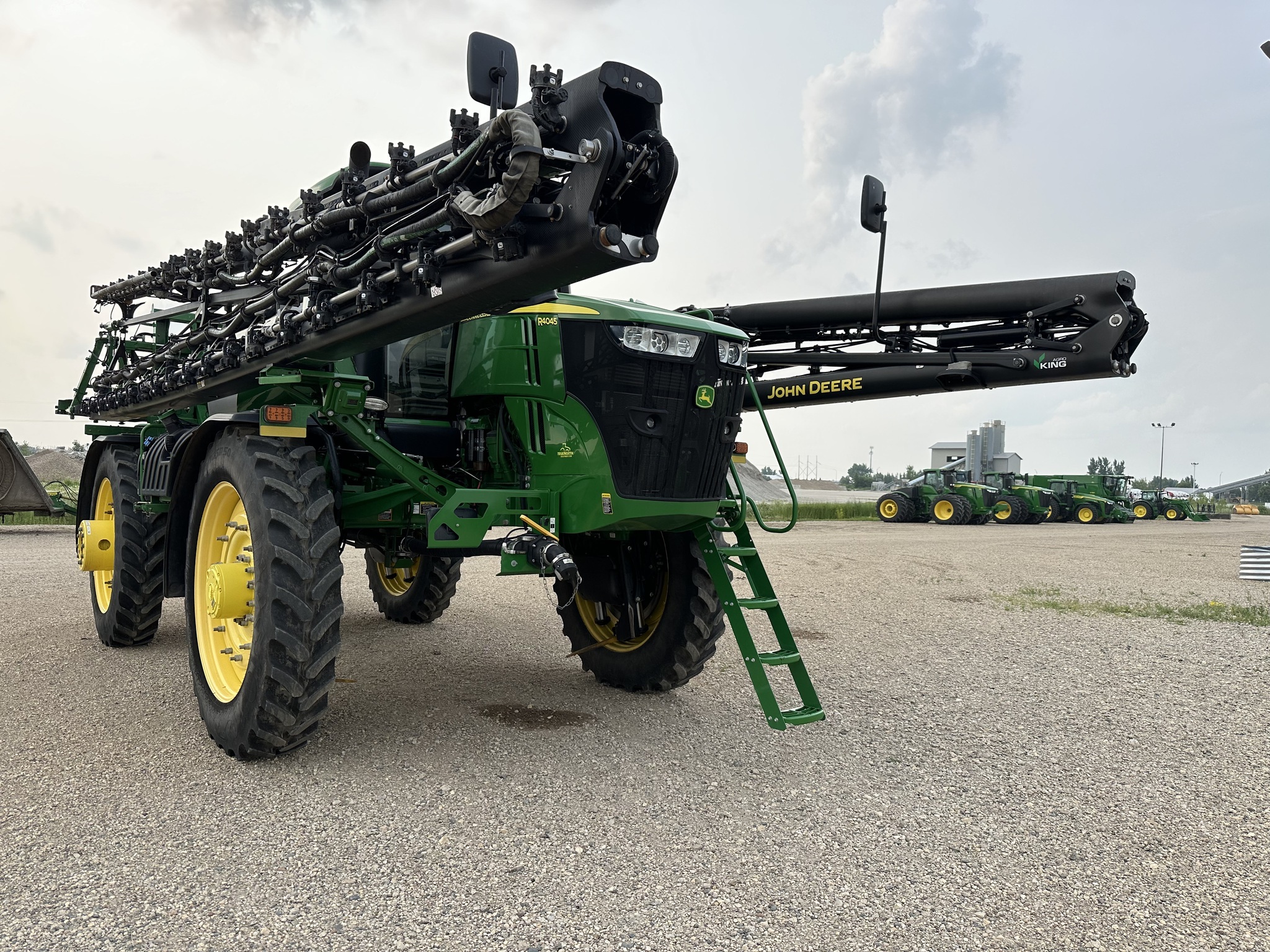 2019 John Deere R4045 Self-Propelled Sprayer