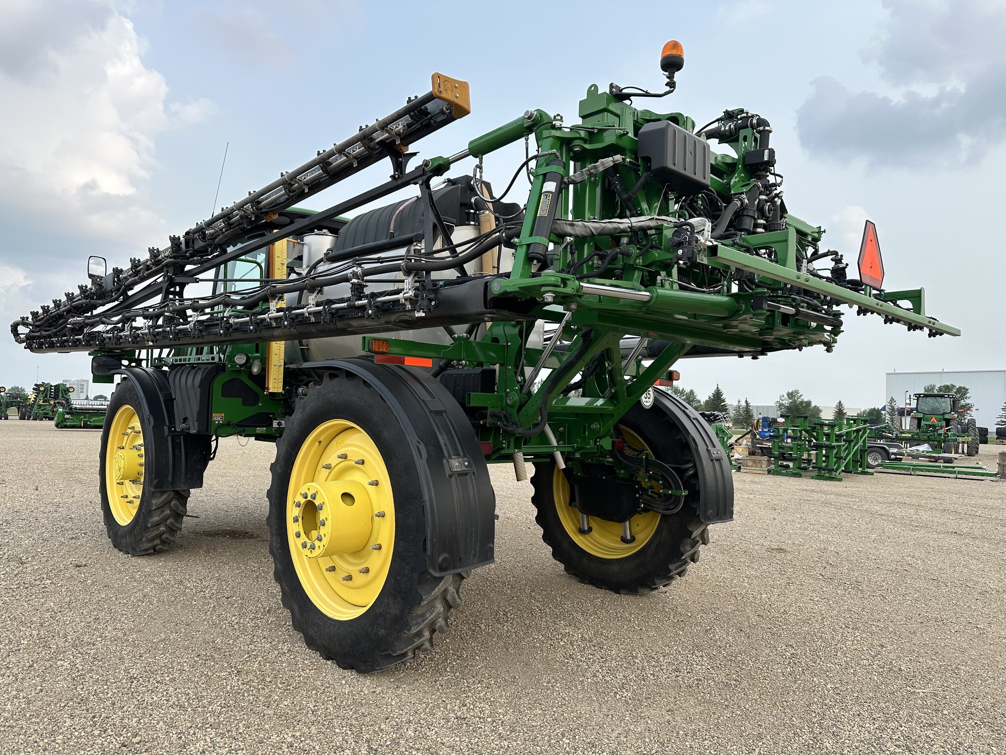 2019 John Deere R4045 Self-Propelled Sprayer