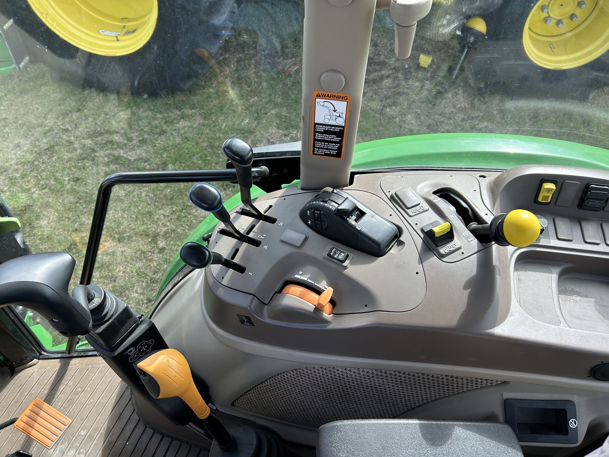 2022 John Deere 5090M Tractor