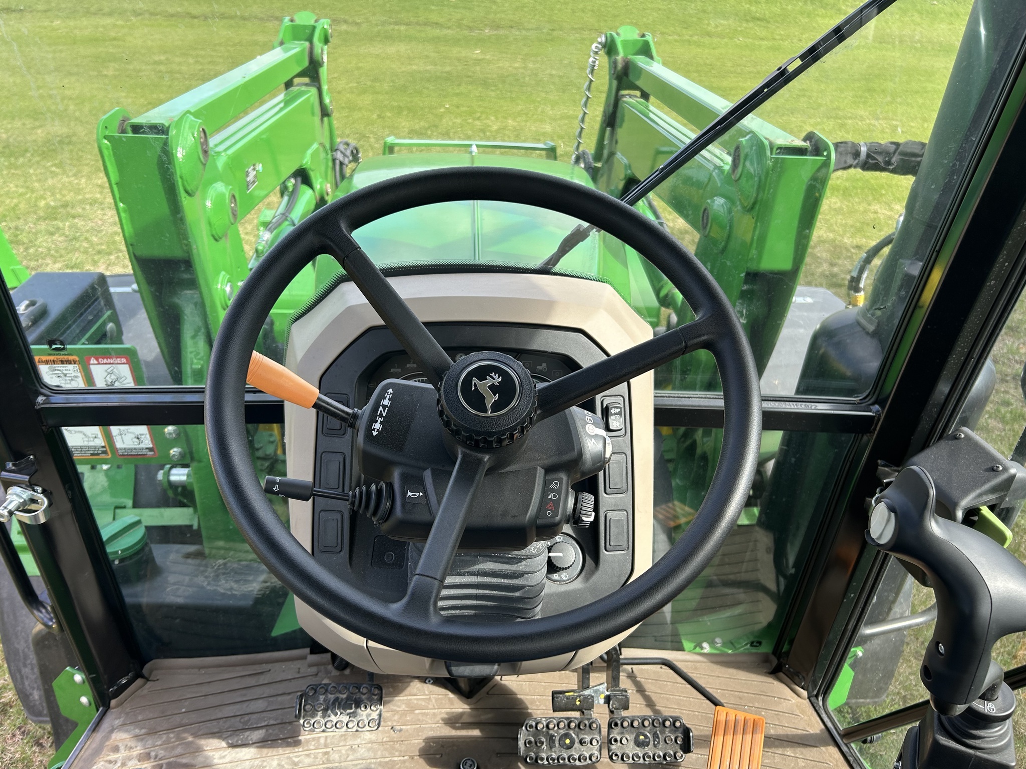 2022 John Deere 5090M Tractor