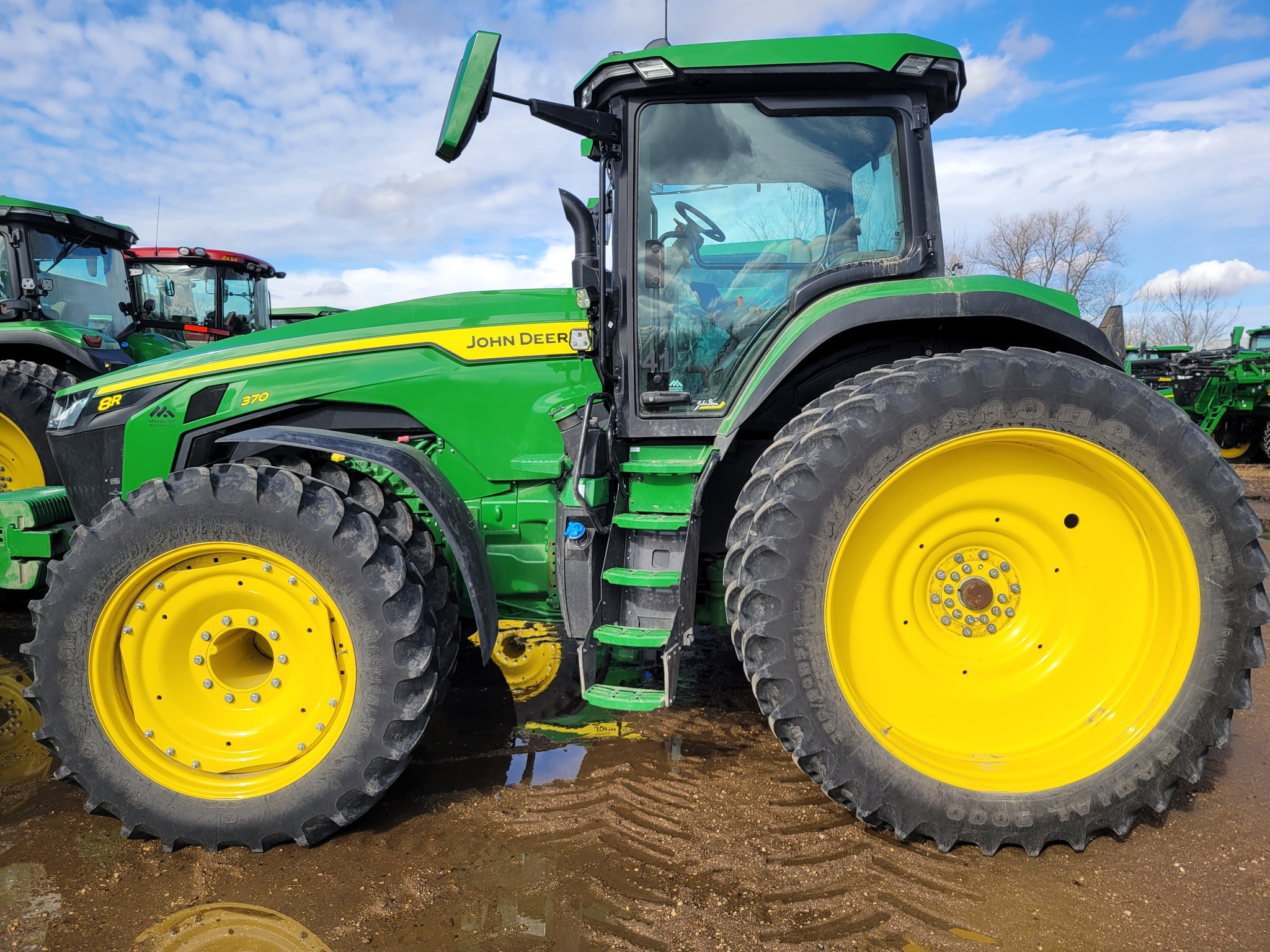 2024 John Deere 8R 370 Tractor