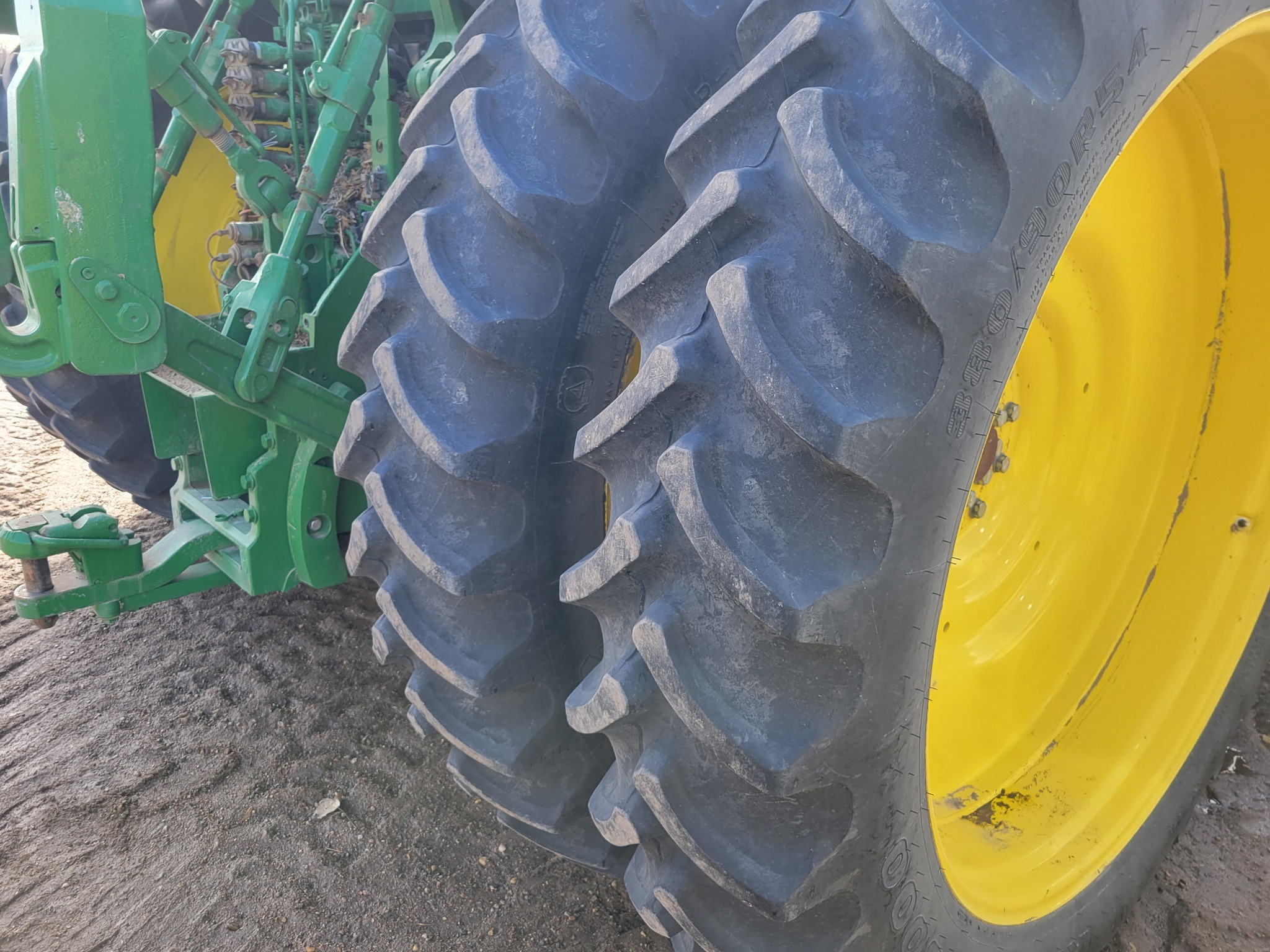 2024 John Deere 8R 370 Tractor