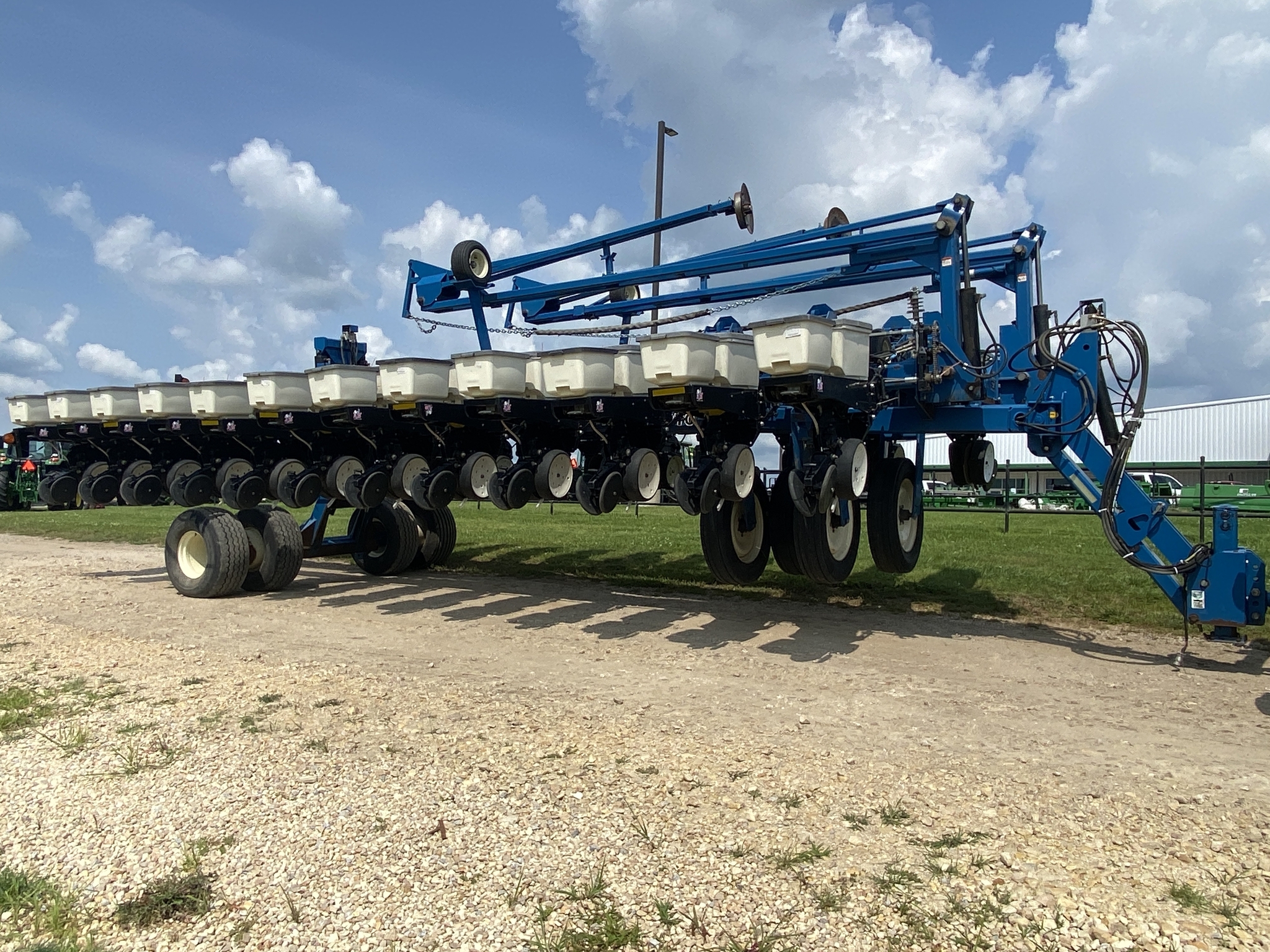 2004 Kinze 3700 Planter