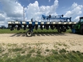 2004 Kinze 3700 Planter