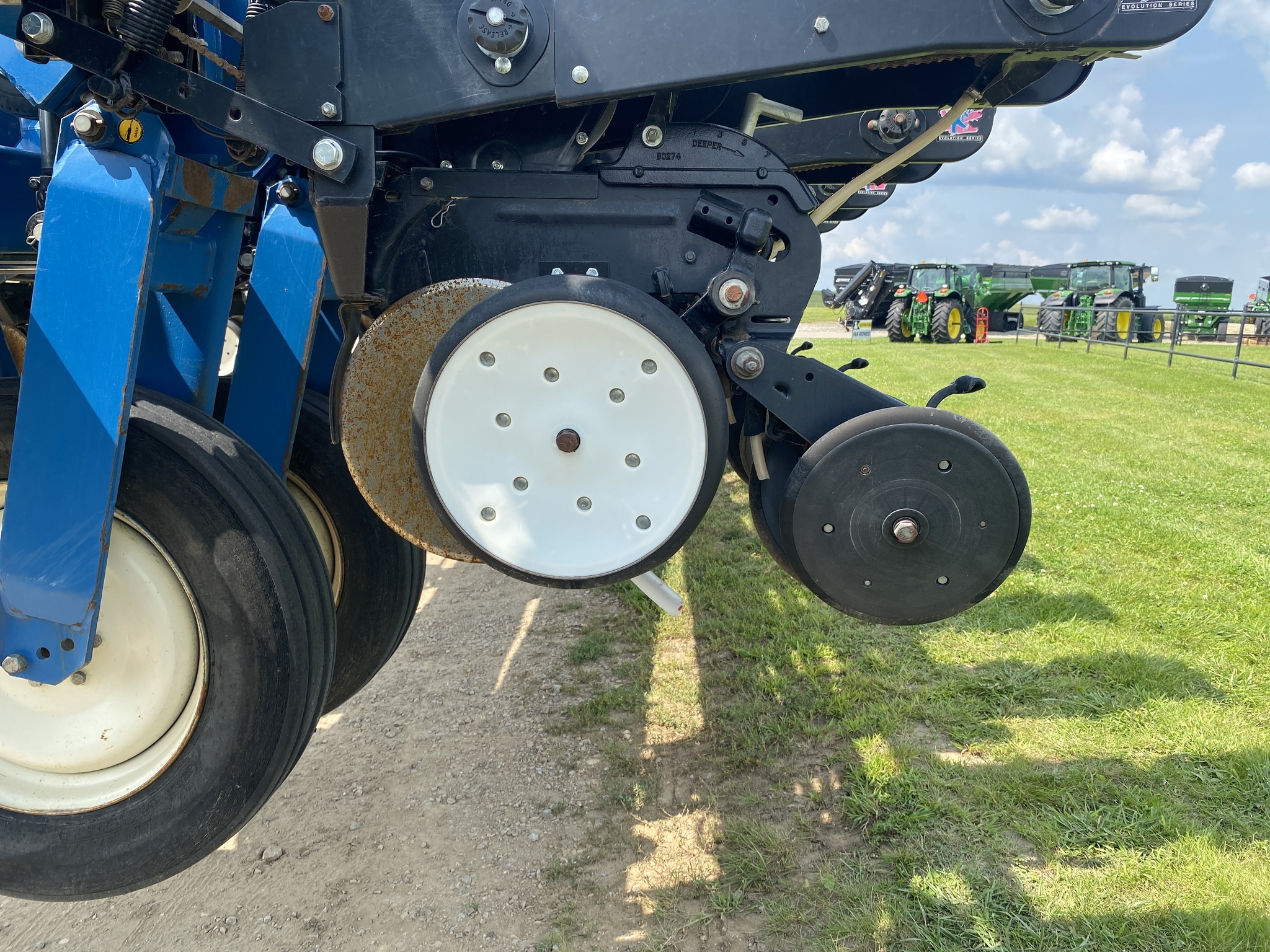 2004 Kinze 3700 Planter