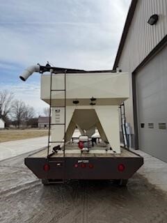  Friesen 220 Seed Tender