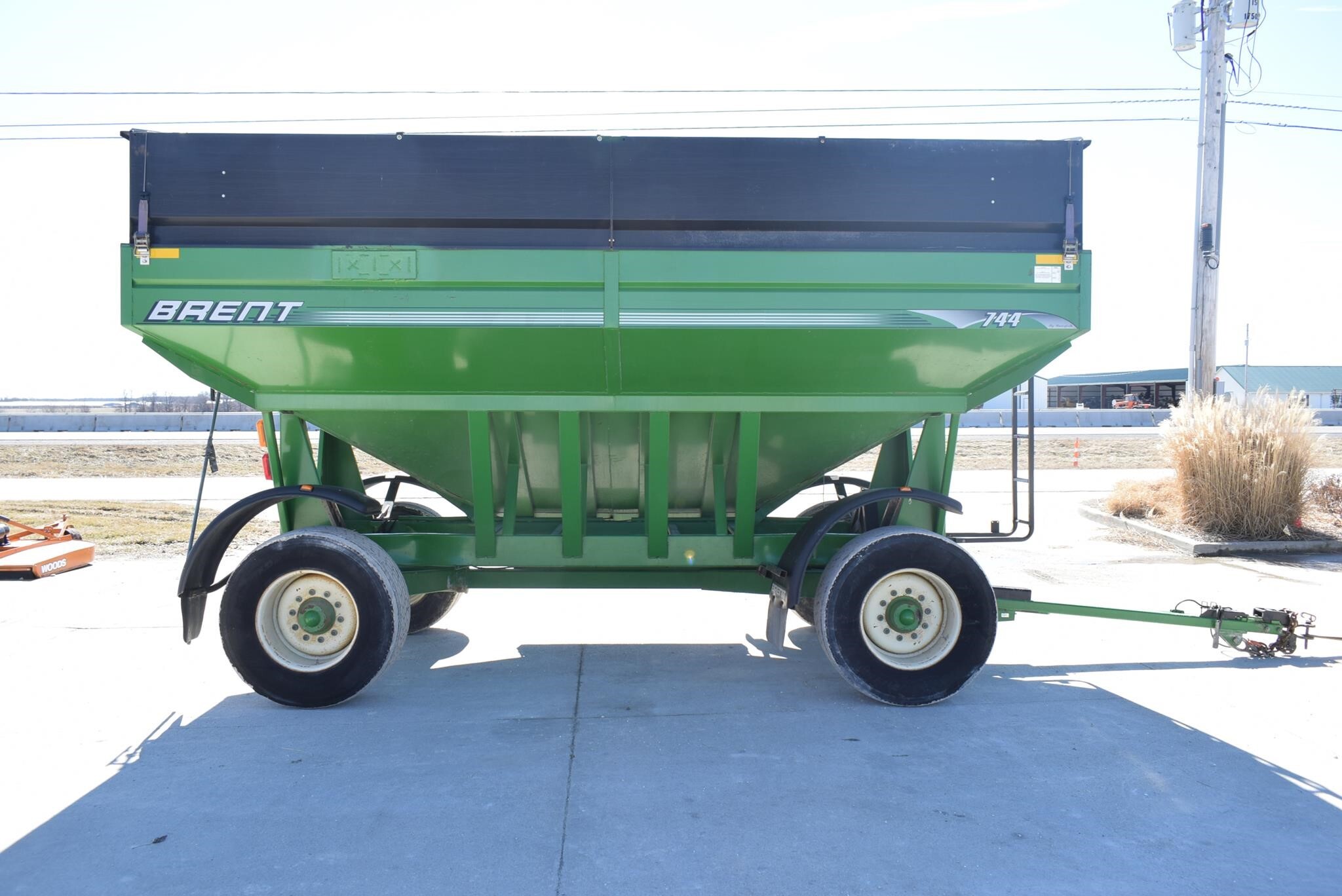  Brent 744 Gravity Wagon