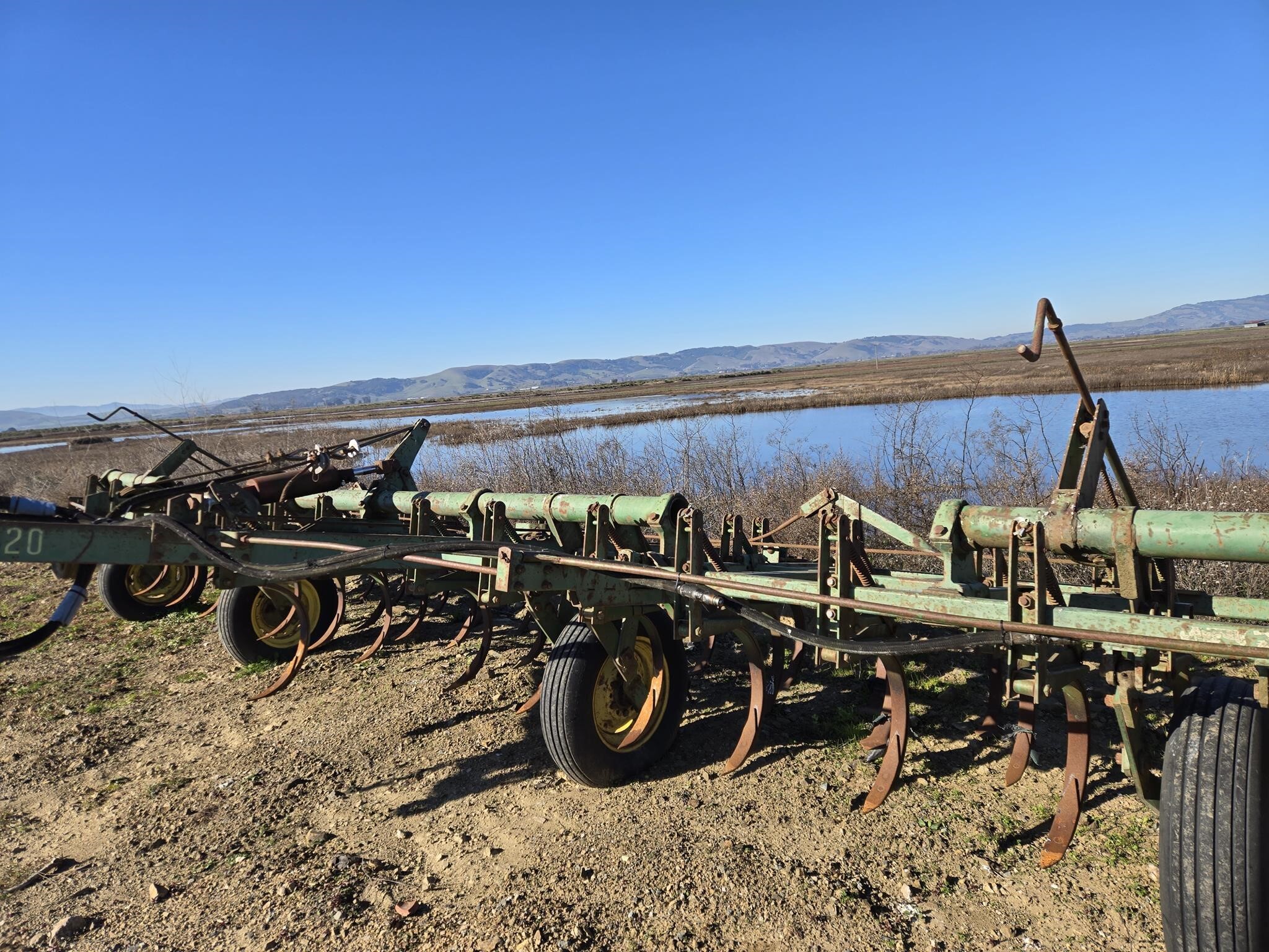 2000 John Deere C20 Chisel Plow
