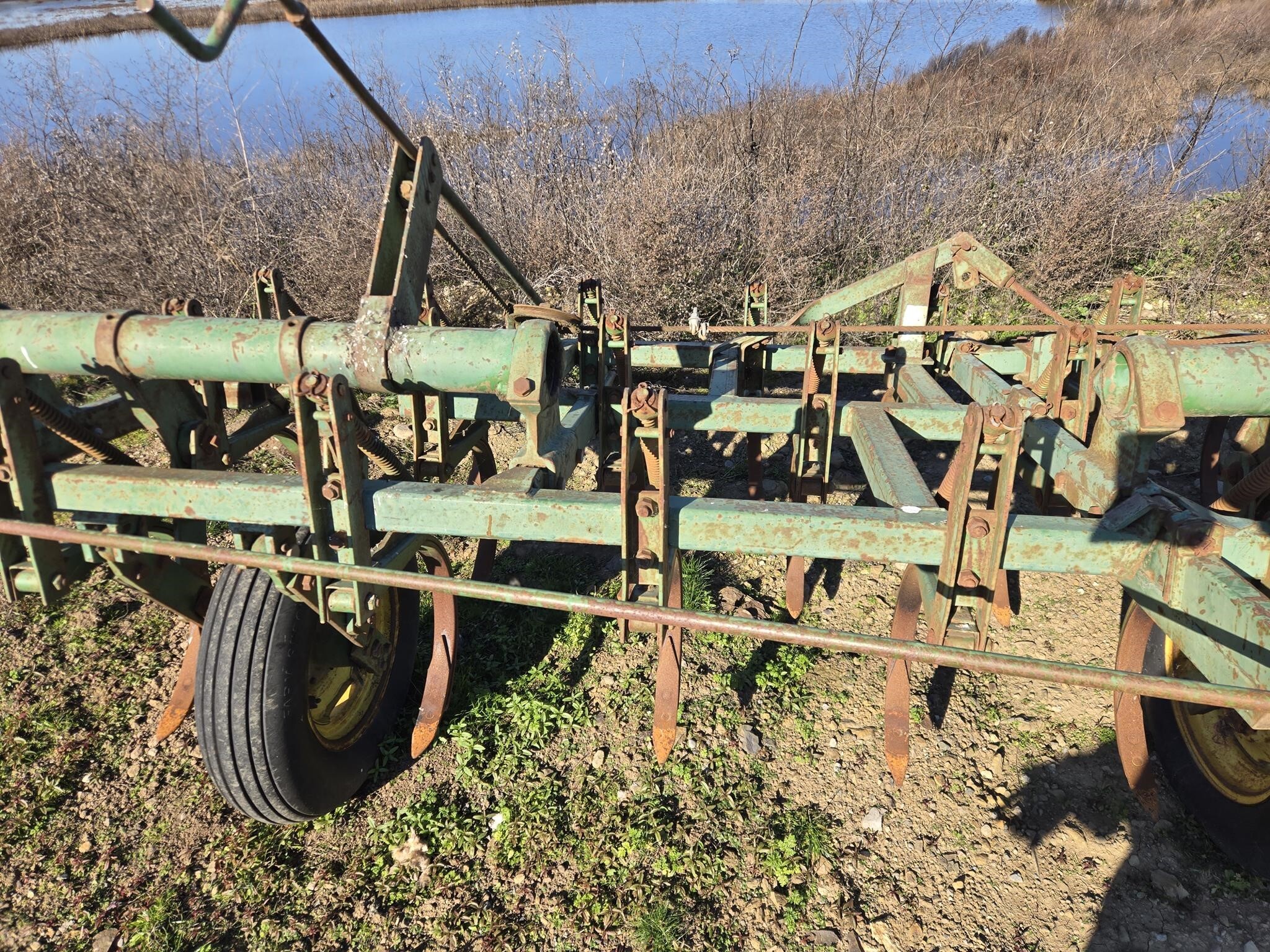 2000 John Deere C20 Chisel Plow