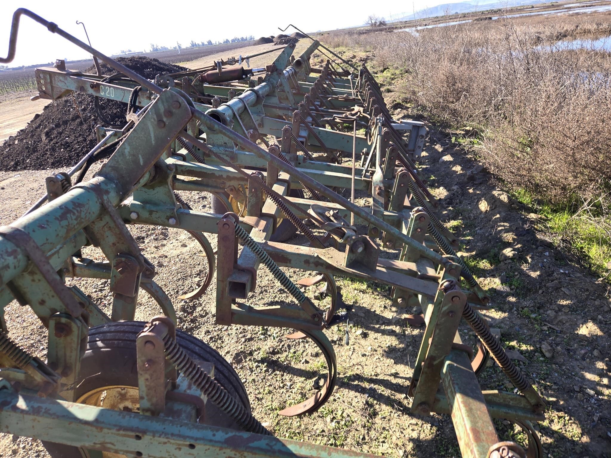 2000 John Deere C20 Chisel Plow
