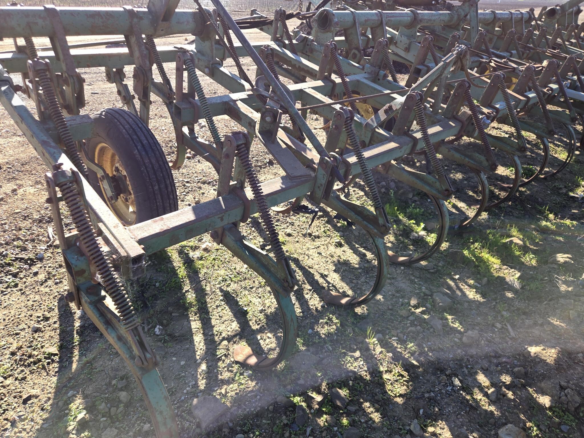 2000 John Deere C20 Chisel Plow