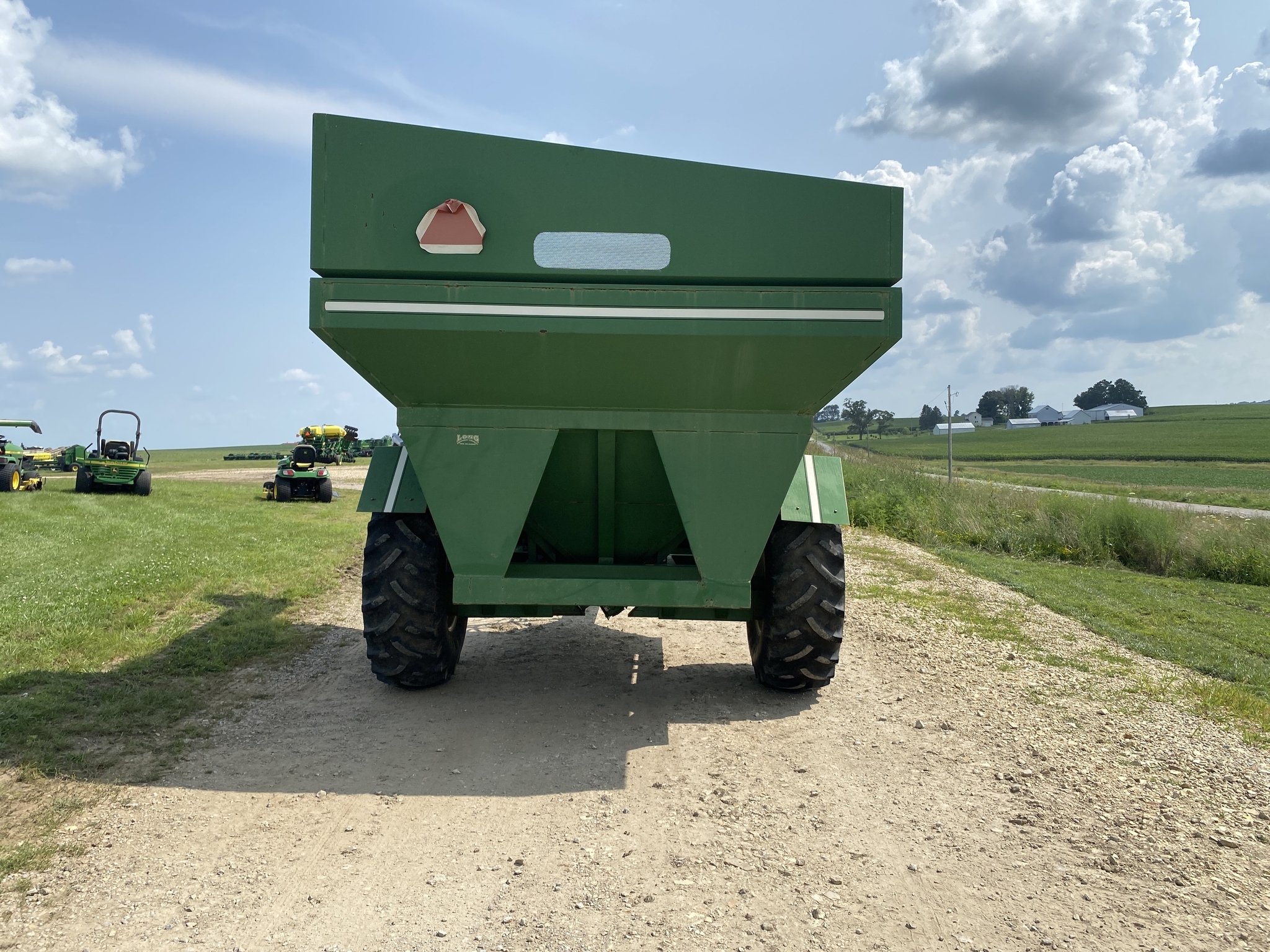  E-Z Trail 475 Grain Cart