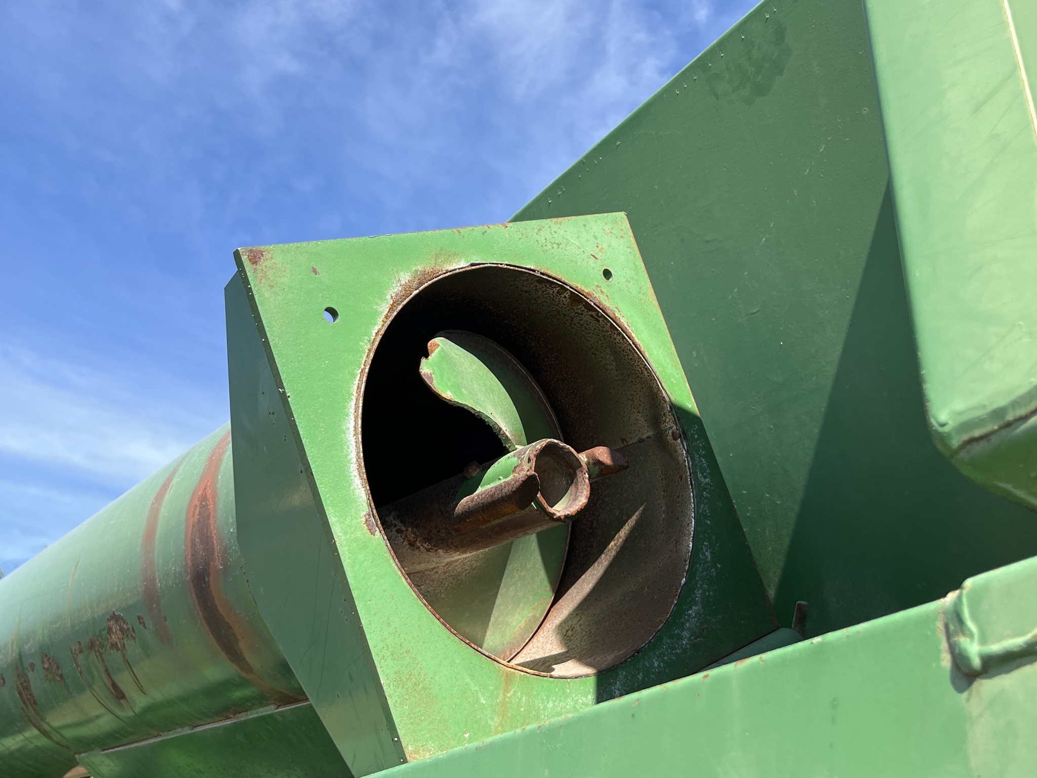  E-Z Trail 475 Grain Cart