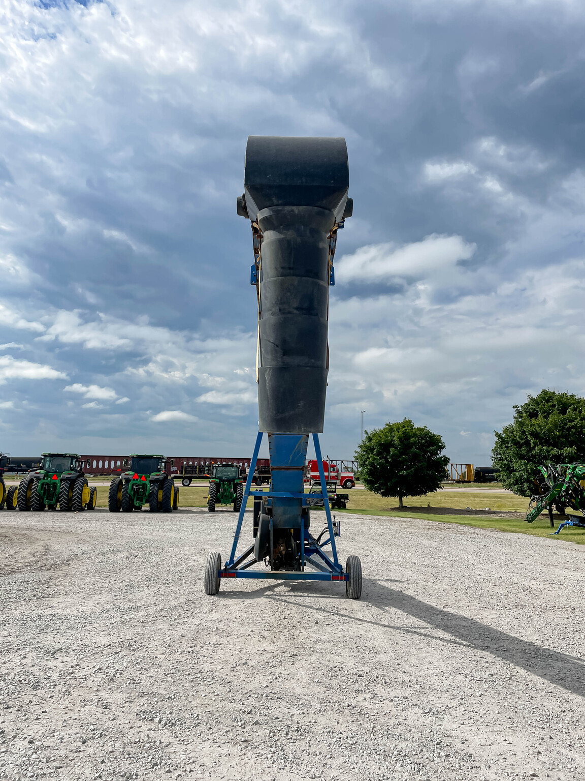 2021 Brandt 1547LP+ Augers and Conveyor