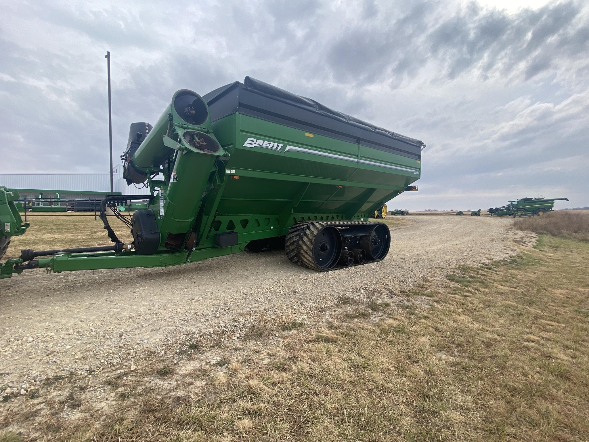 2014 Brent 1196 Grain Cart