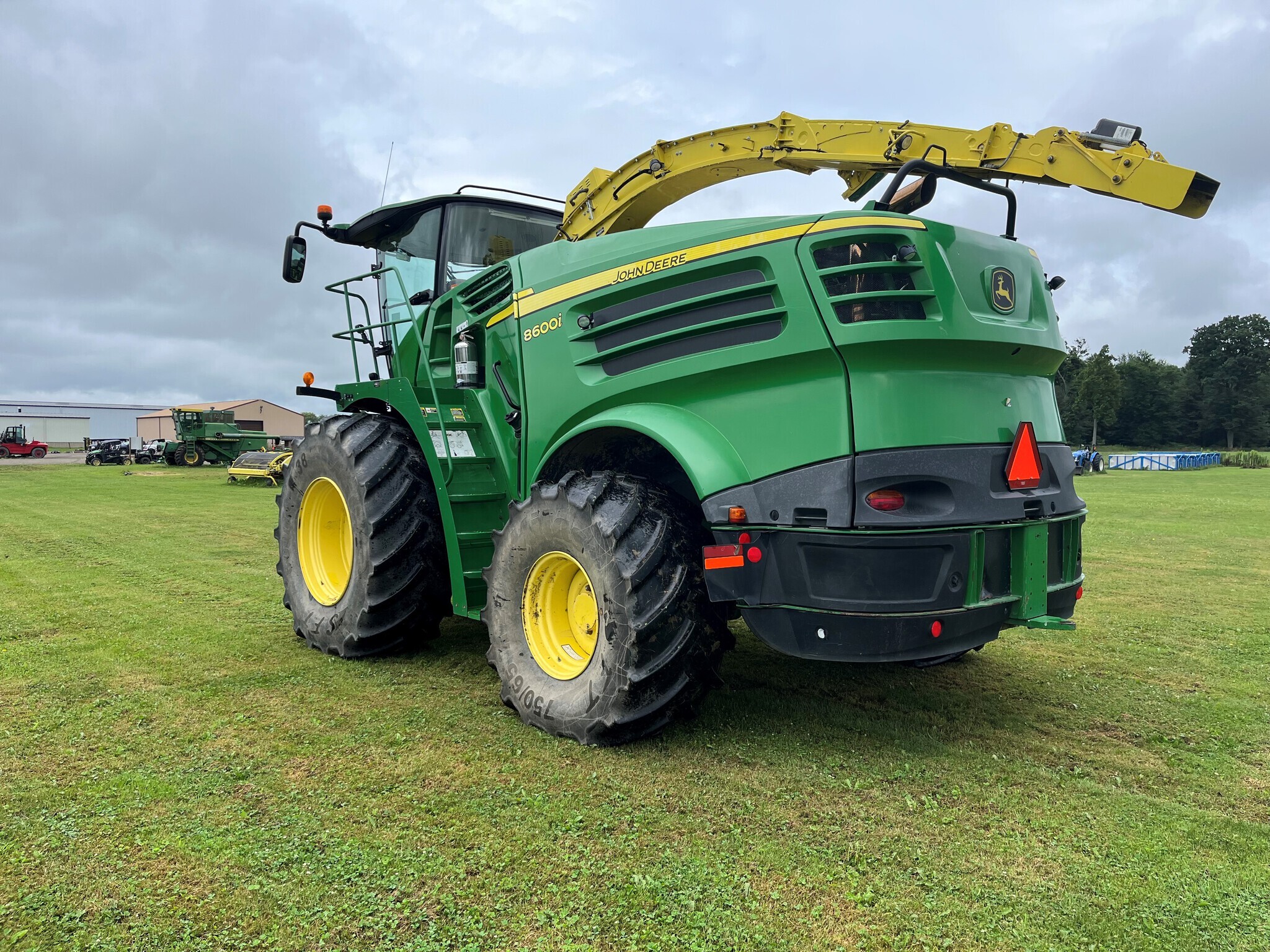 2017 John Deere 8600 Self-Propelled Forage Harvester
