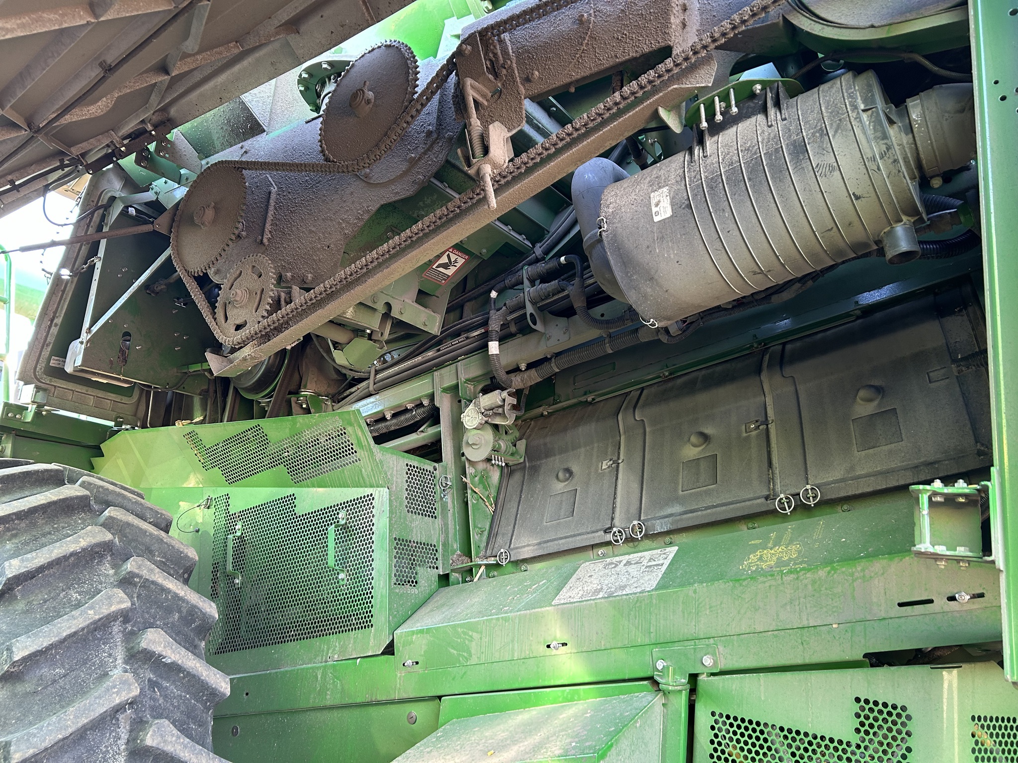 2023 John Deere S760 Combine