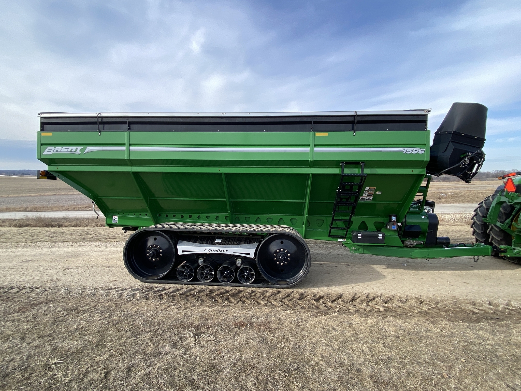 2022 Brent 1596 Grain Cart