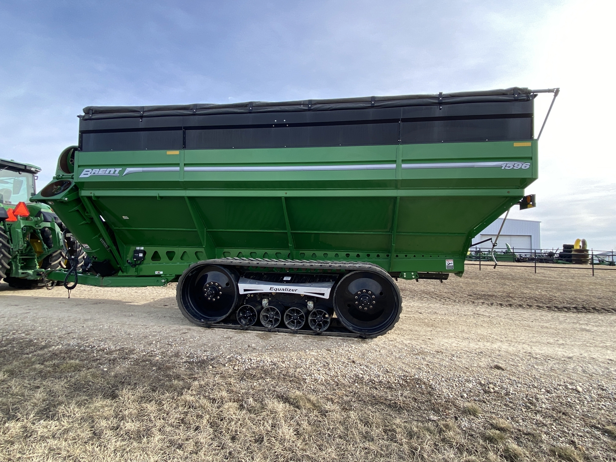 2022 Brent 1596 Grain Cart