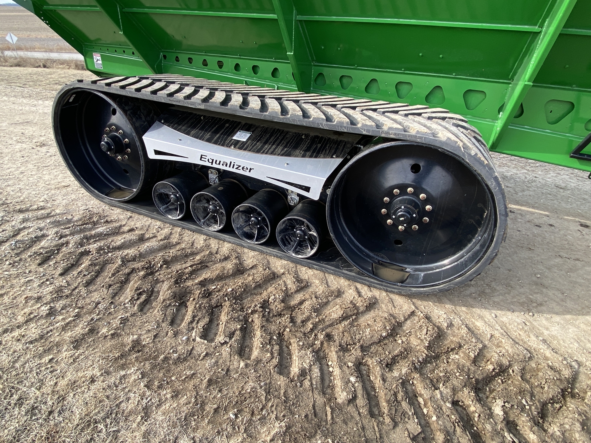 2022 Brent 1596 Grain Cart