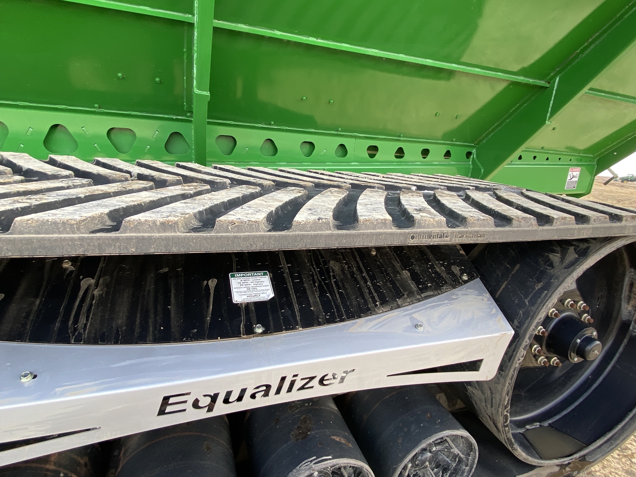 2022 Brent 1596 Grain Cart