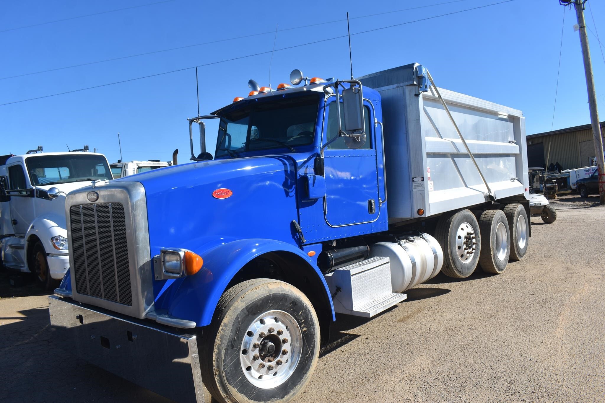 2011 Peterbilt 367 Semi Trucks/Trailer