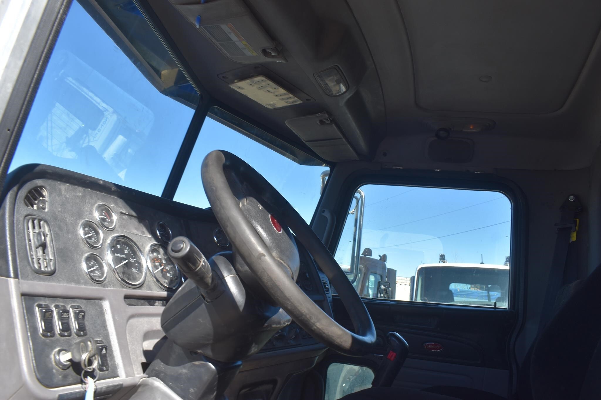 2011 Peterbilt 367 Semi Trucks/Trailer