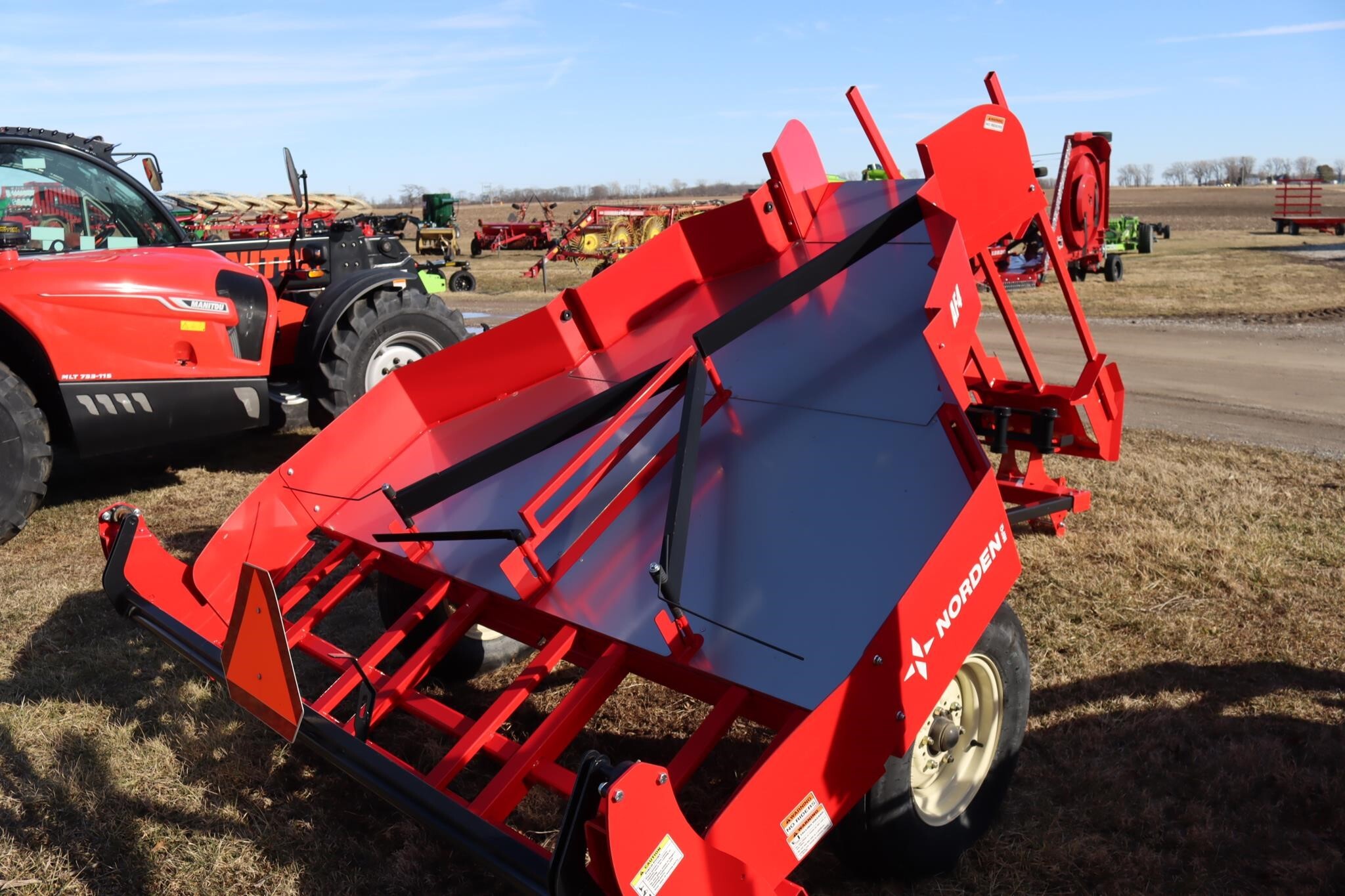  Kuhns Manufacturing AF4 Hay Stacking Equipment