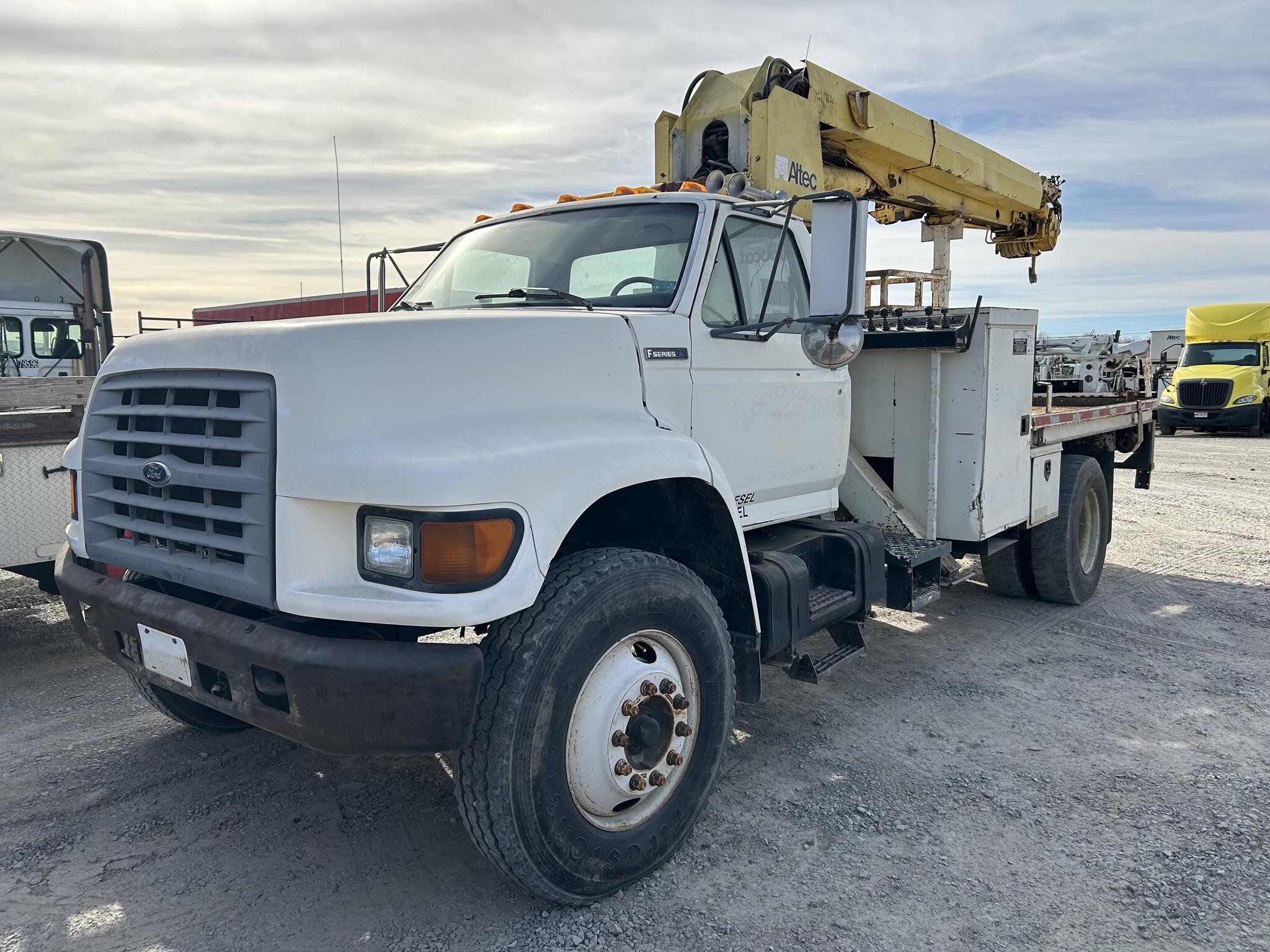 1998 Altec D842ABB Crane