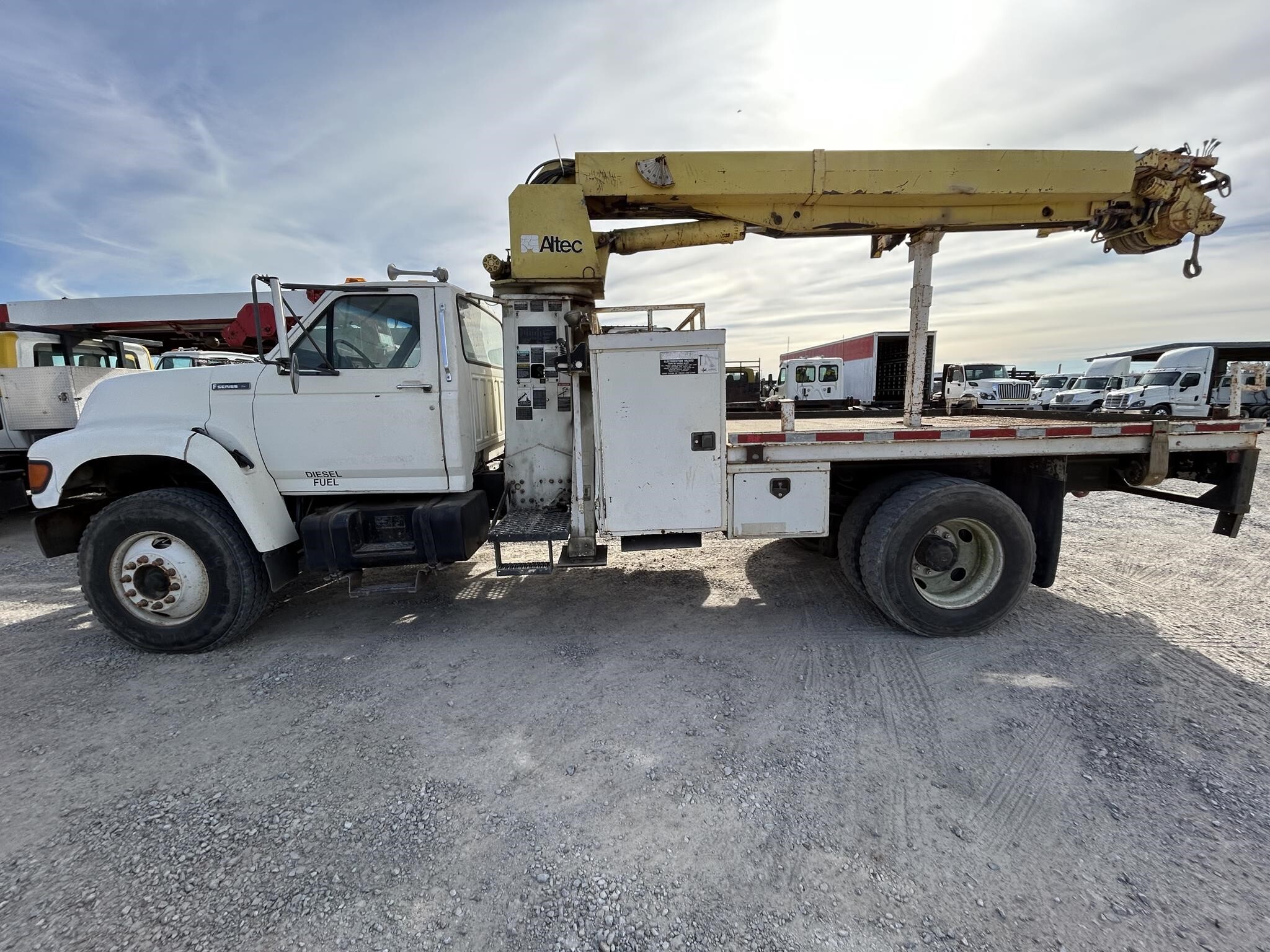 1998 Altec D842ABB Crane