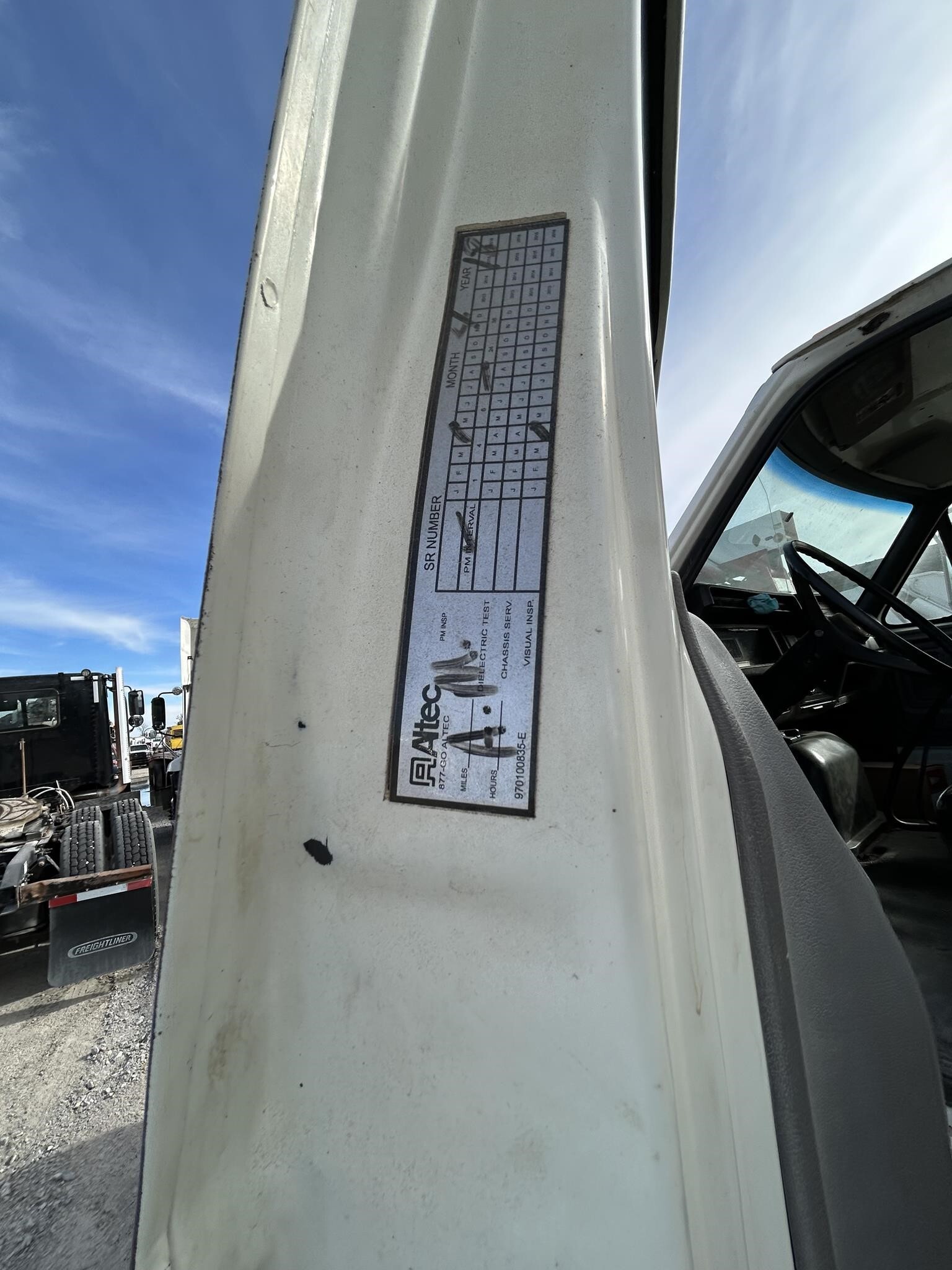 1998 Altec D842ABB Crane